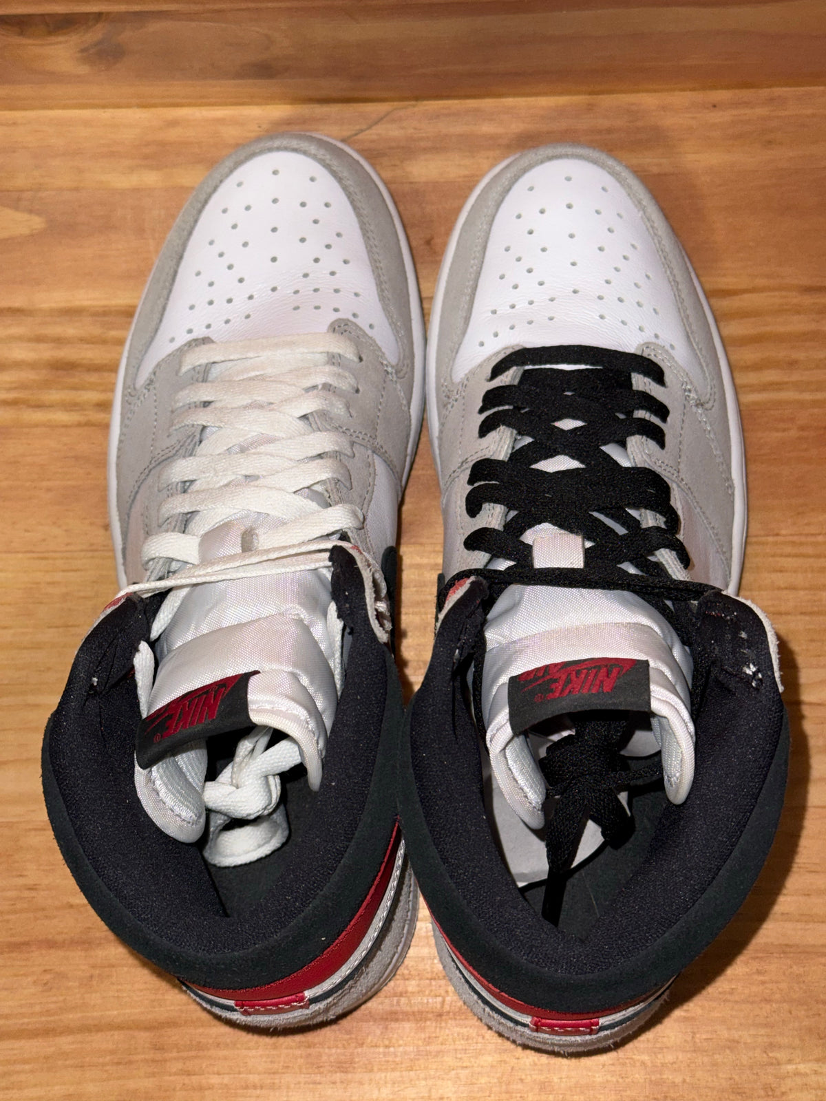 Jordan 1 Retro High Light Smoke Grey