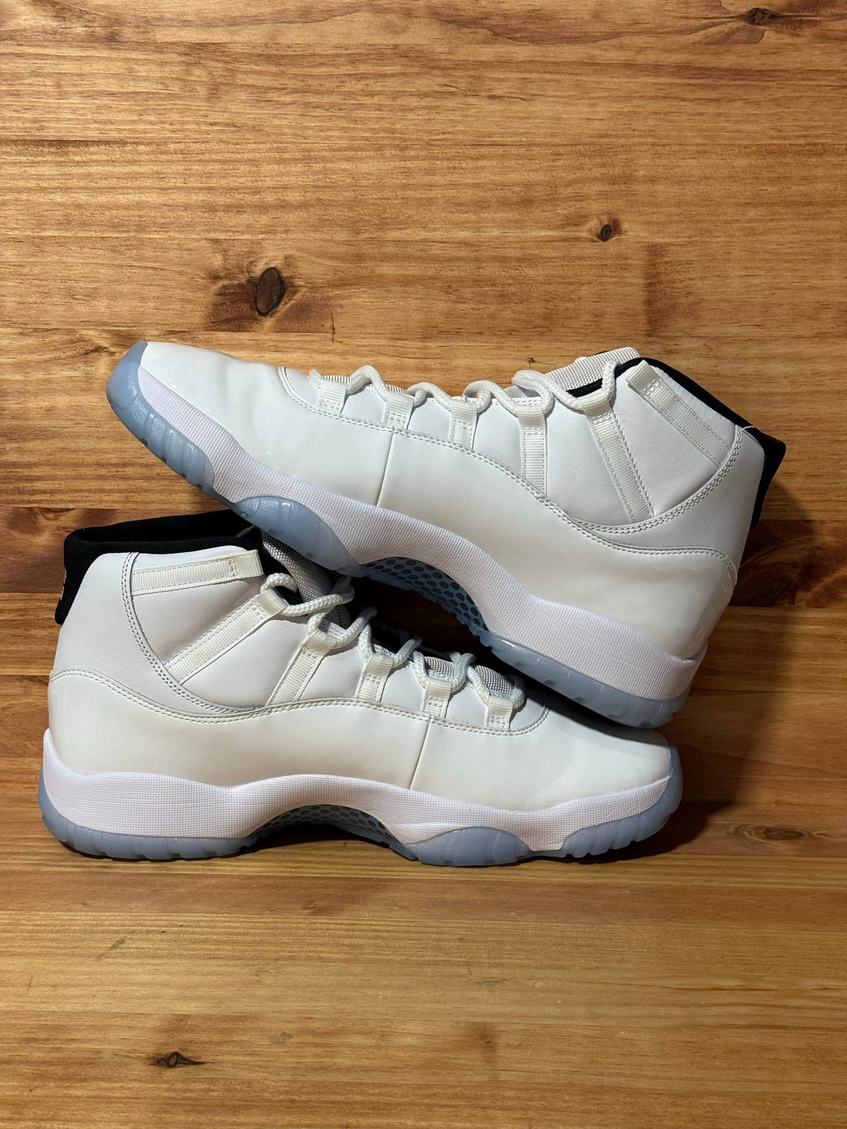 Jordan 11 Retro Legend Blue (2024) - Size 12
