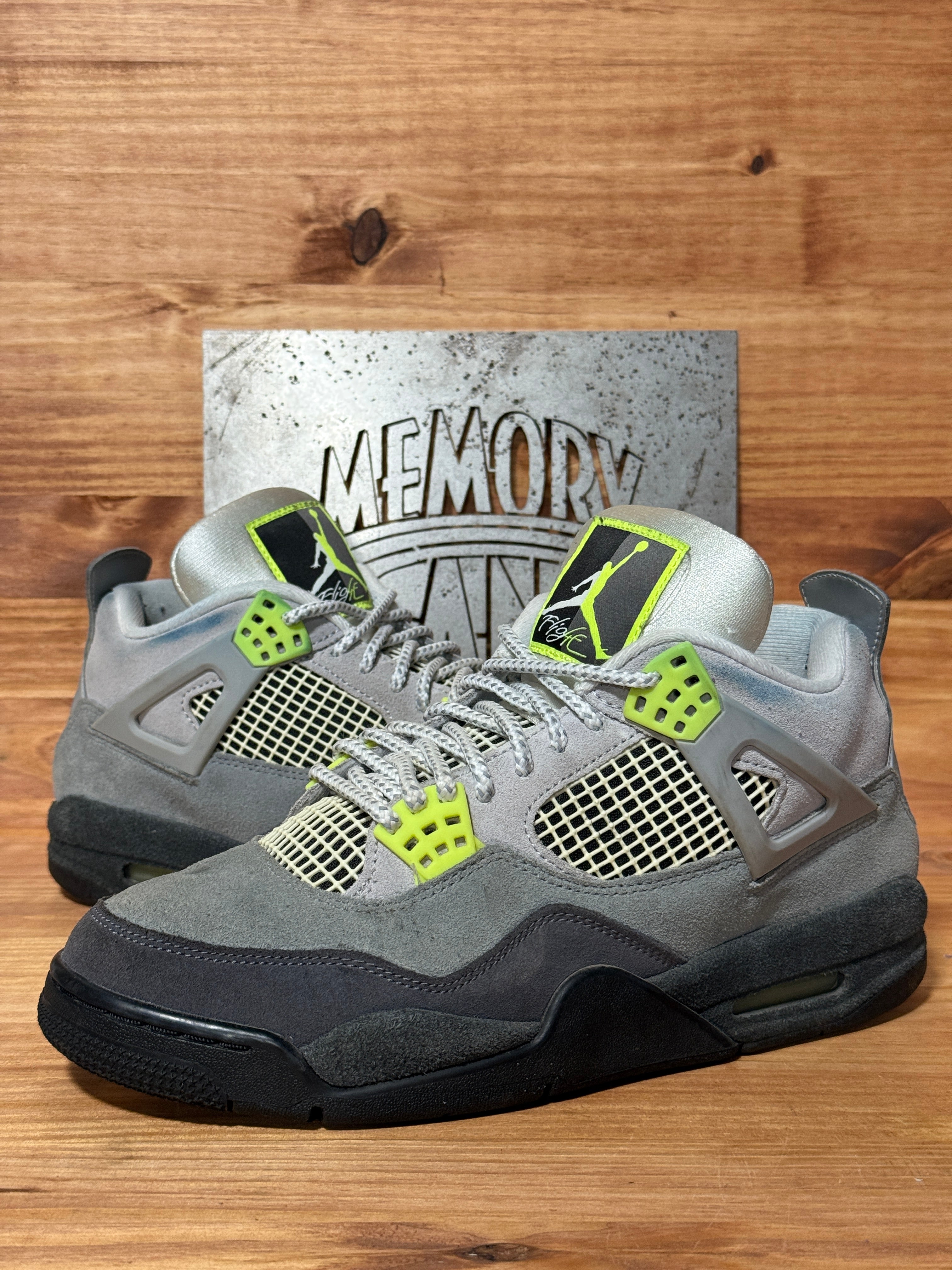 Jordan 4 Retro SE 95 Neon