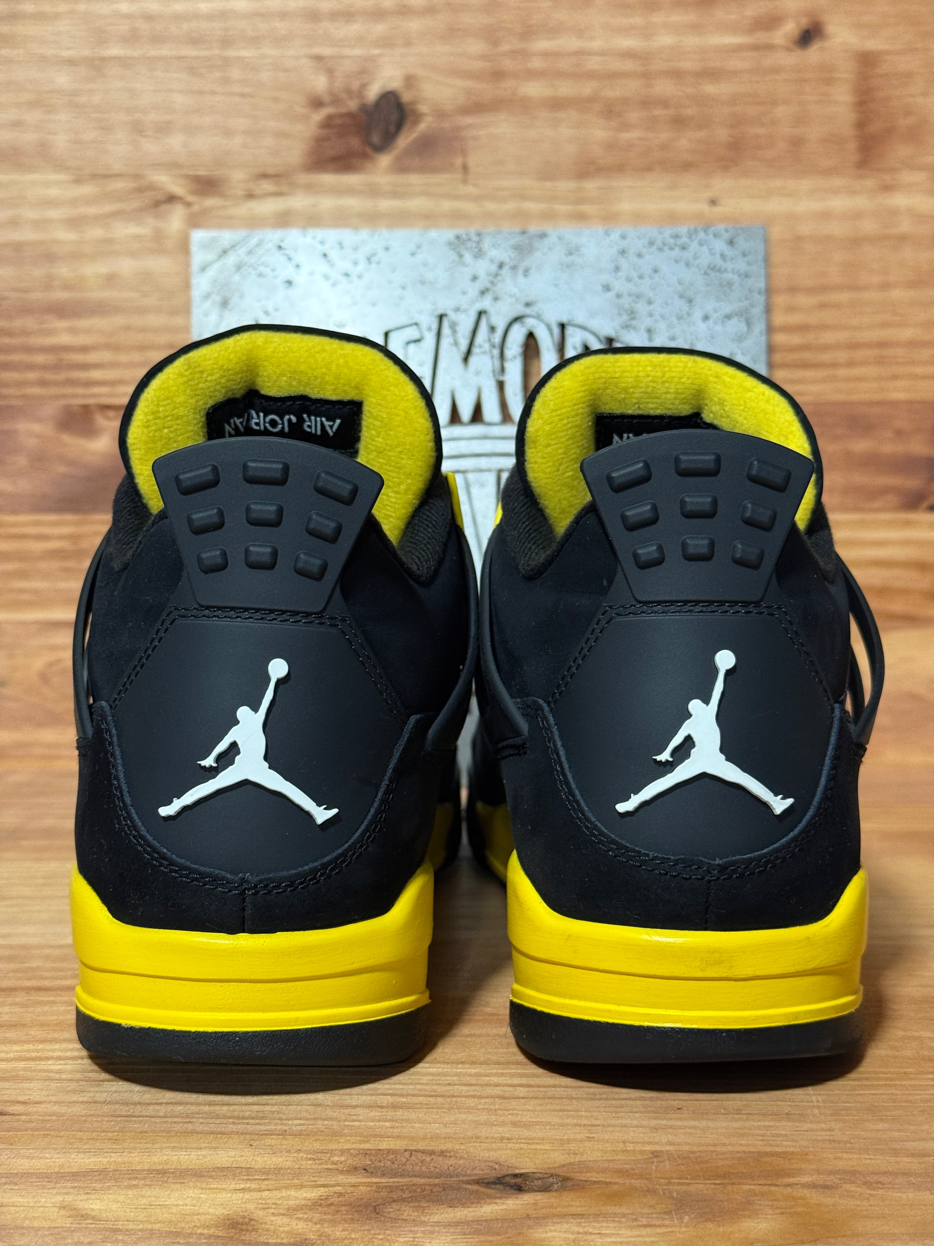 Jordan 4 Retro Thunder (2023)