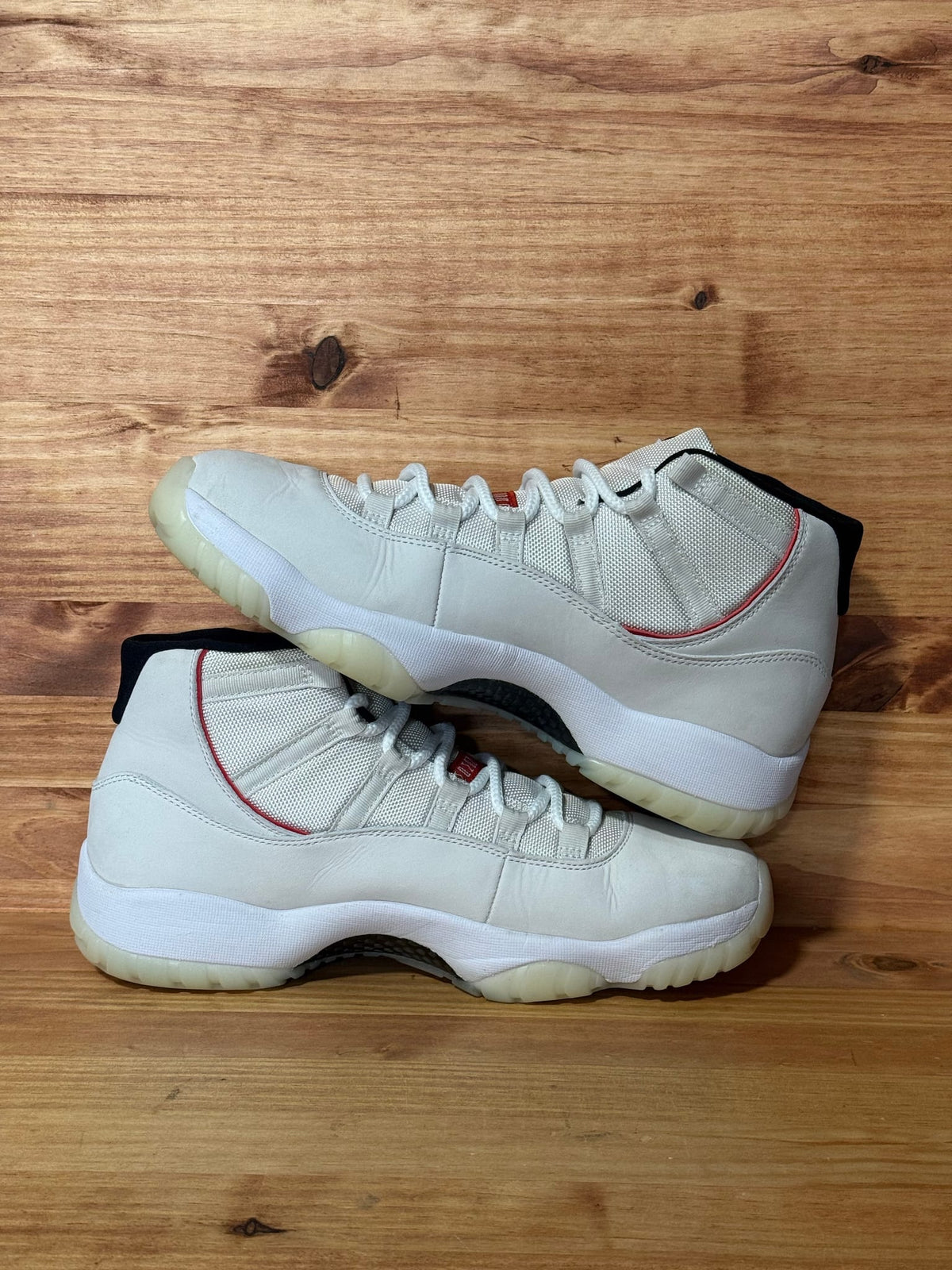 Jordan 11 Retro Platinum Tint - Size 11.5