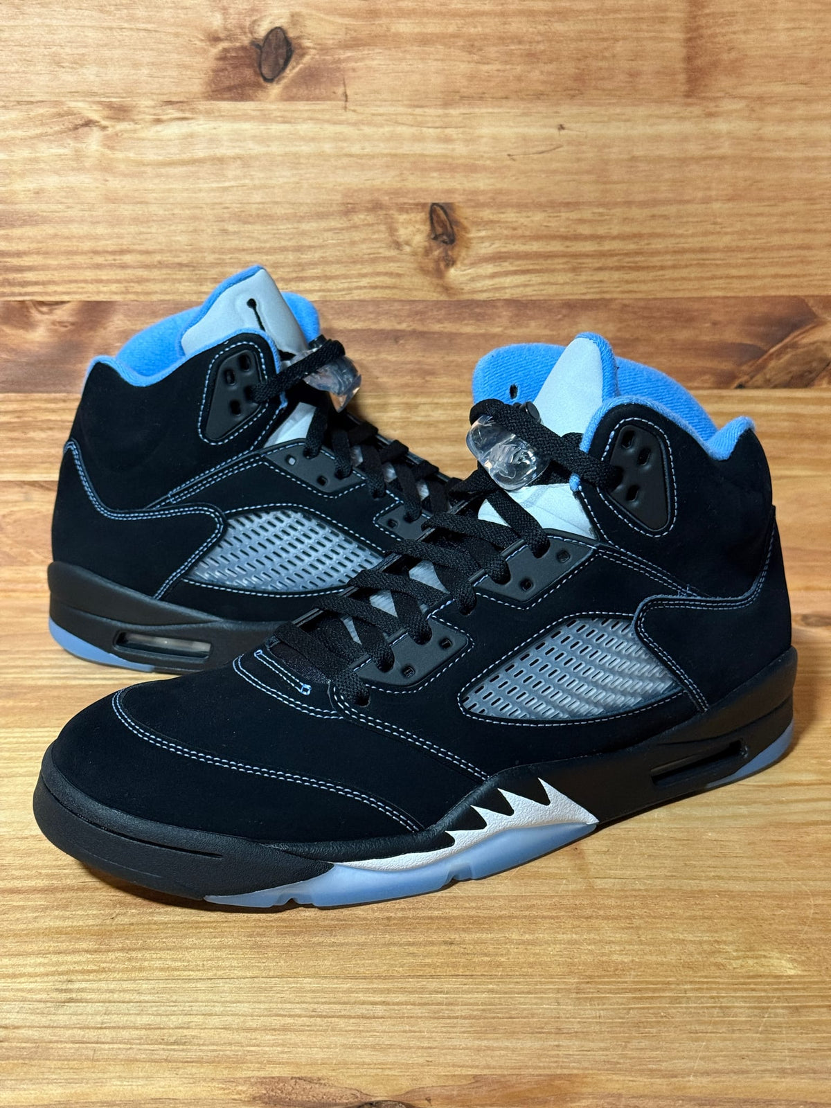 Jordan 5 Retro Black University Blue (2026) - Size 11