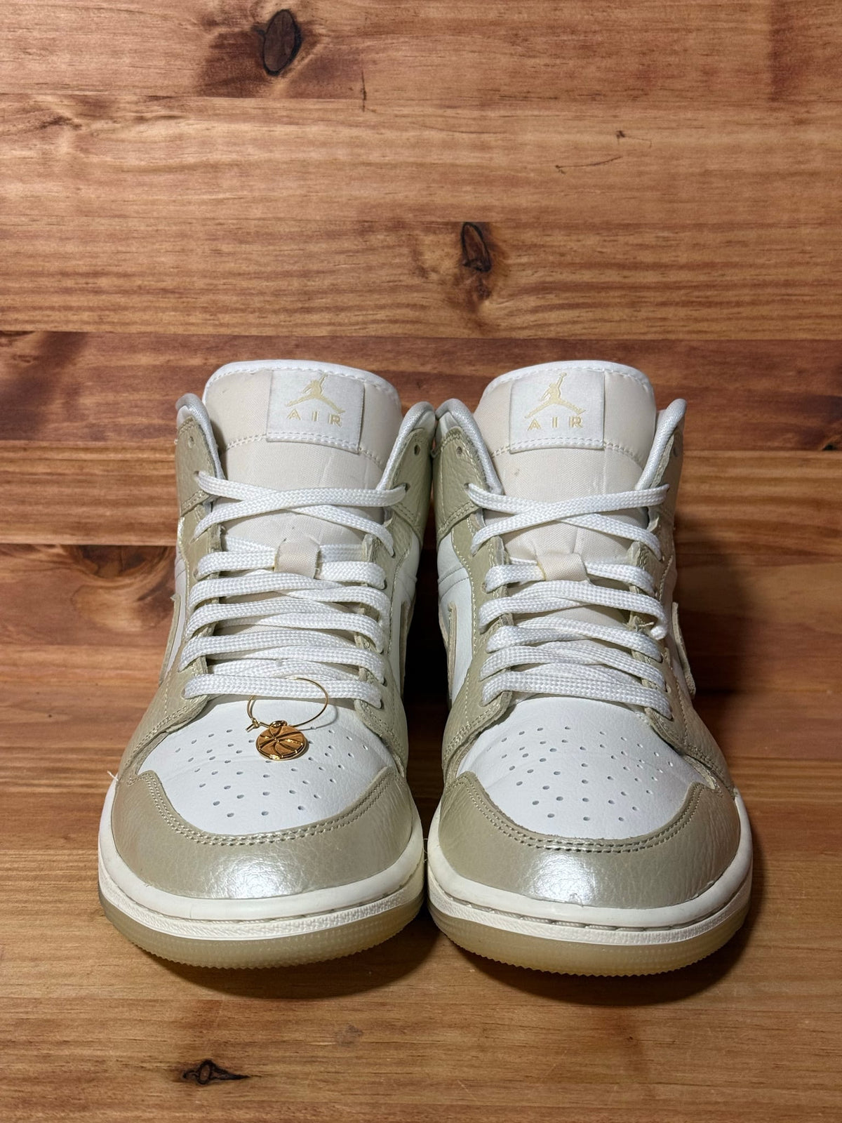 Jordan 1 Mid SE Metallic Team Gold (Women's) - Size 8.5