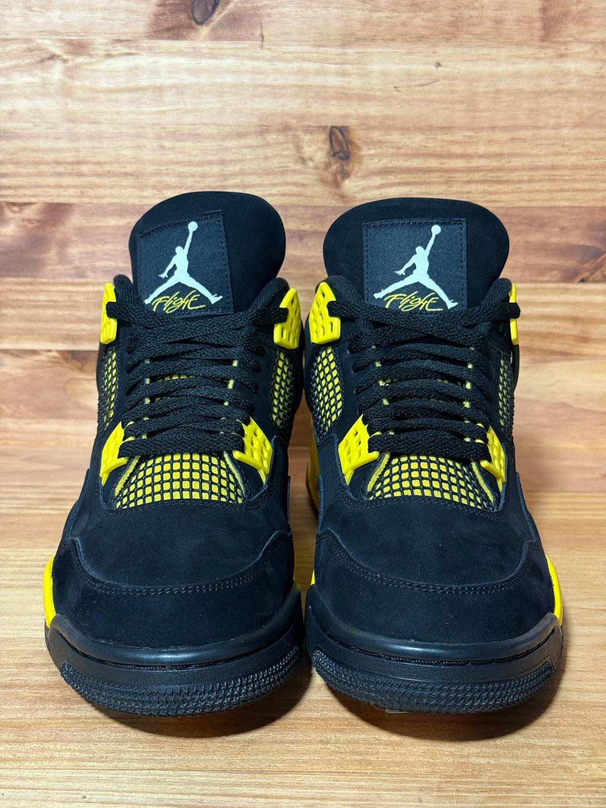 Jordan 4 Retro Thunder (2023)