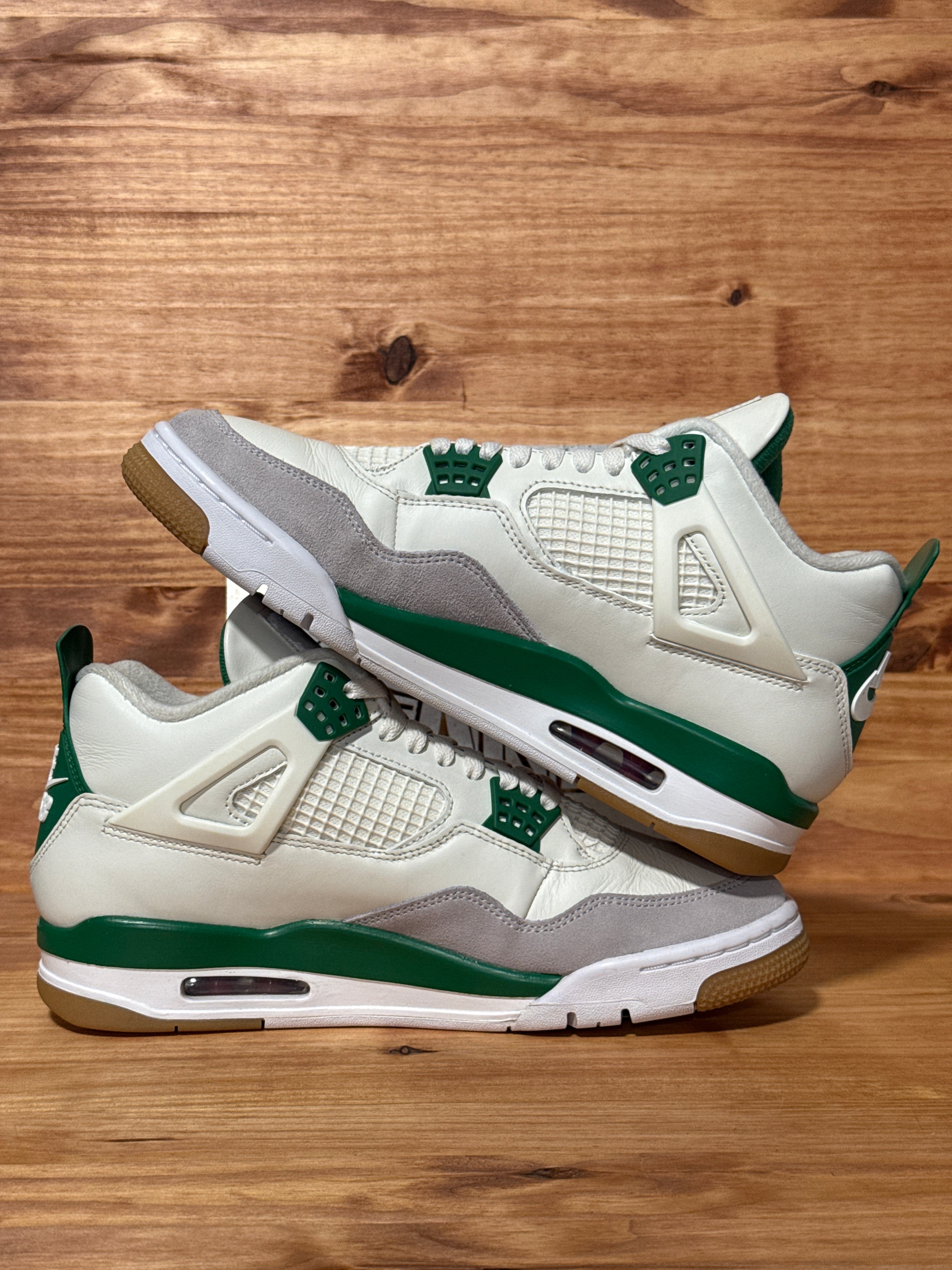 Jordan 4 Retro SB Pine Green