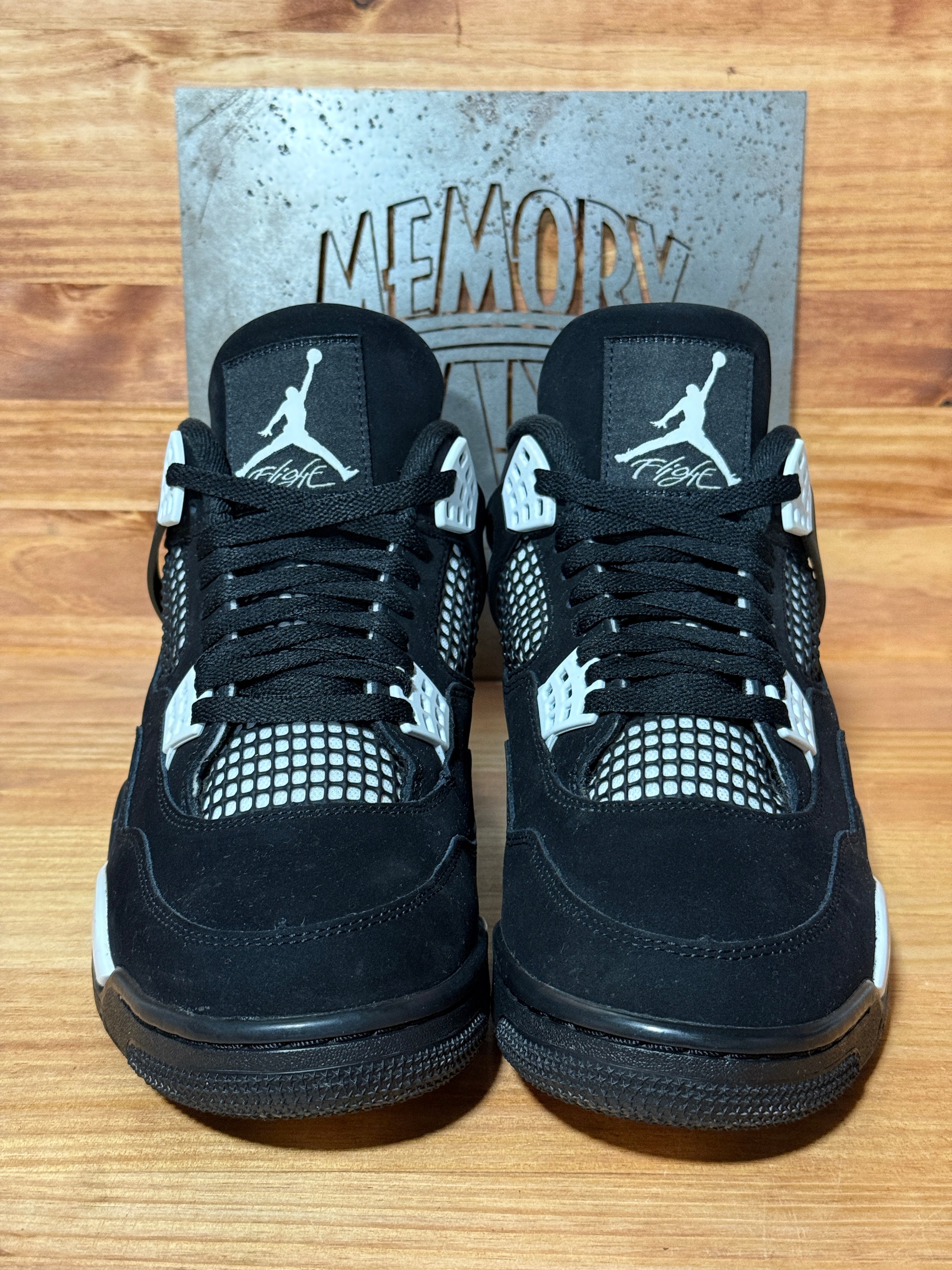 Jordan 4 Retro White Thunder