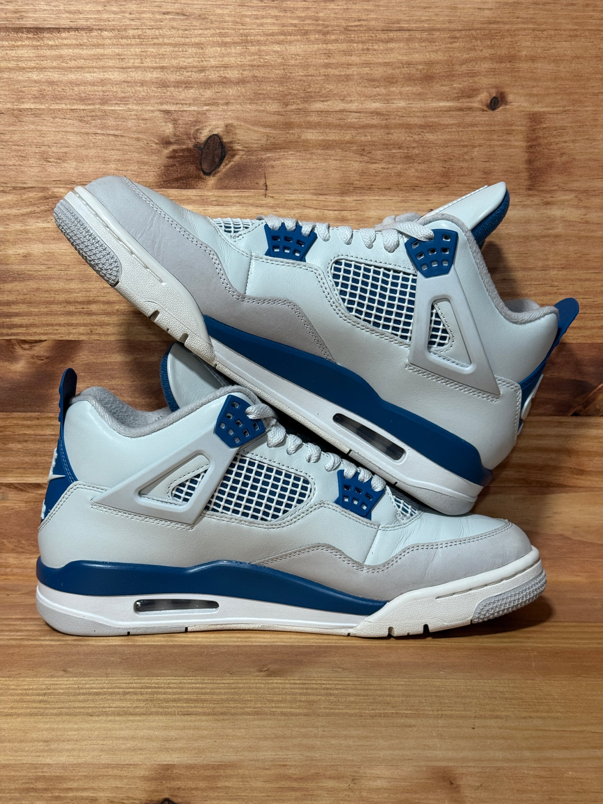 Jordan 4 Retro Military Blue (2024)