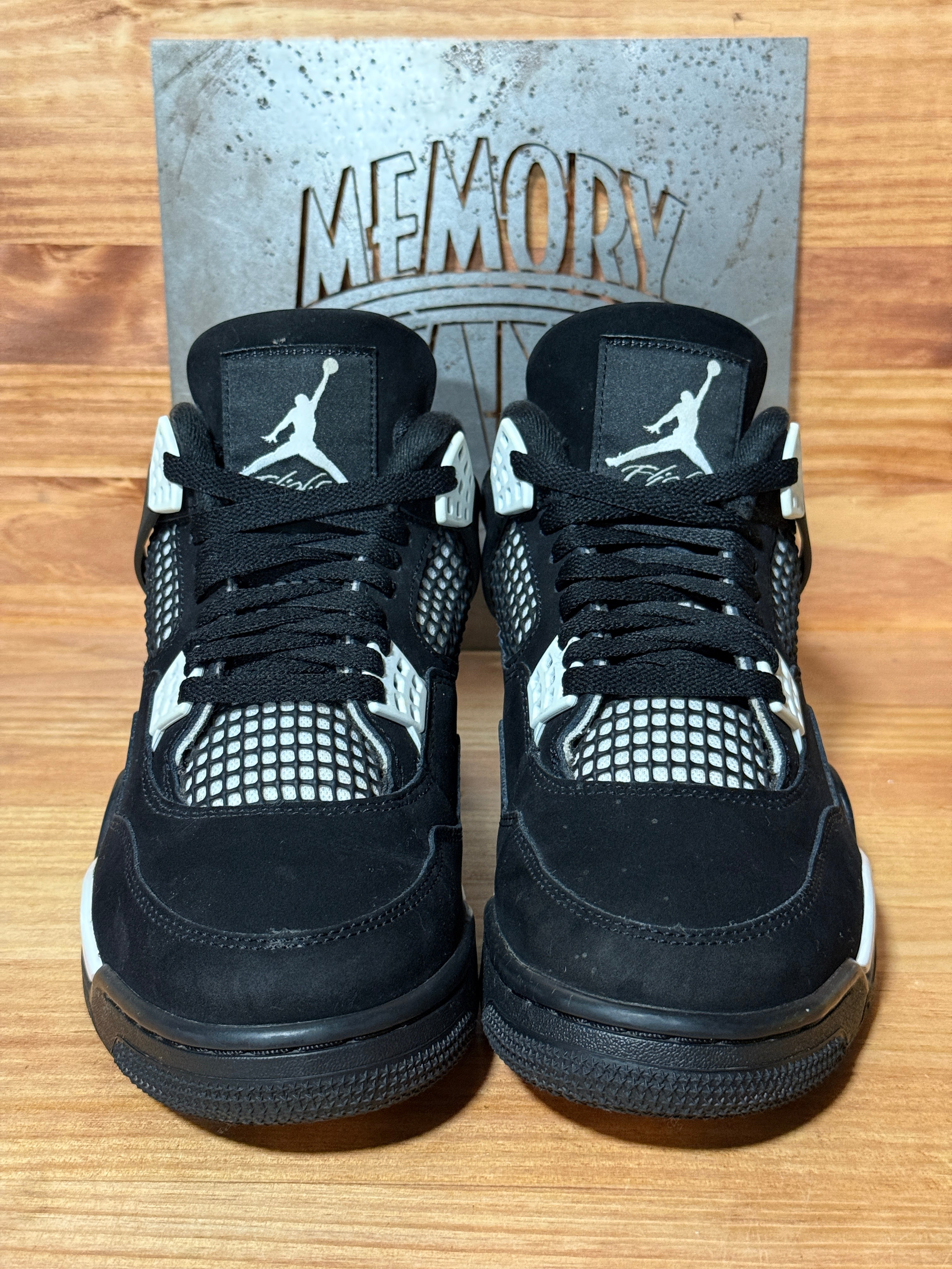 Jordan 4 Retro White Thunder