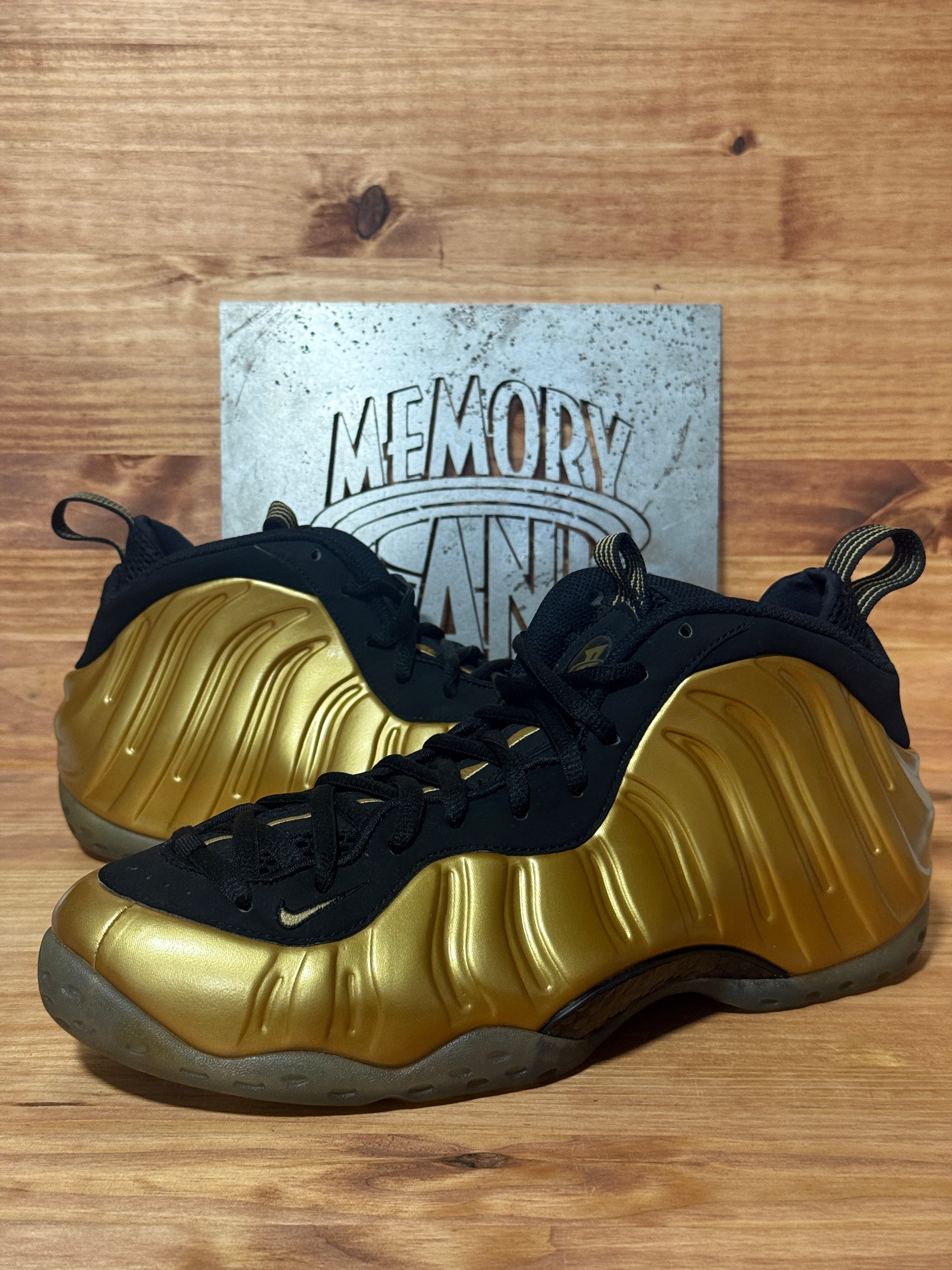 Nike Air Foamposite One Metallic Gold