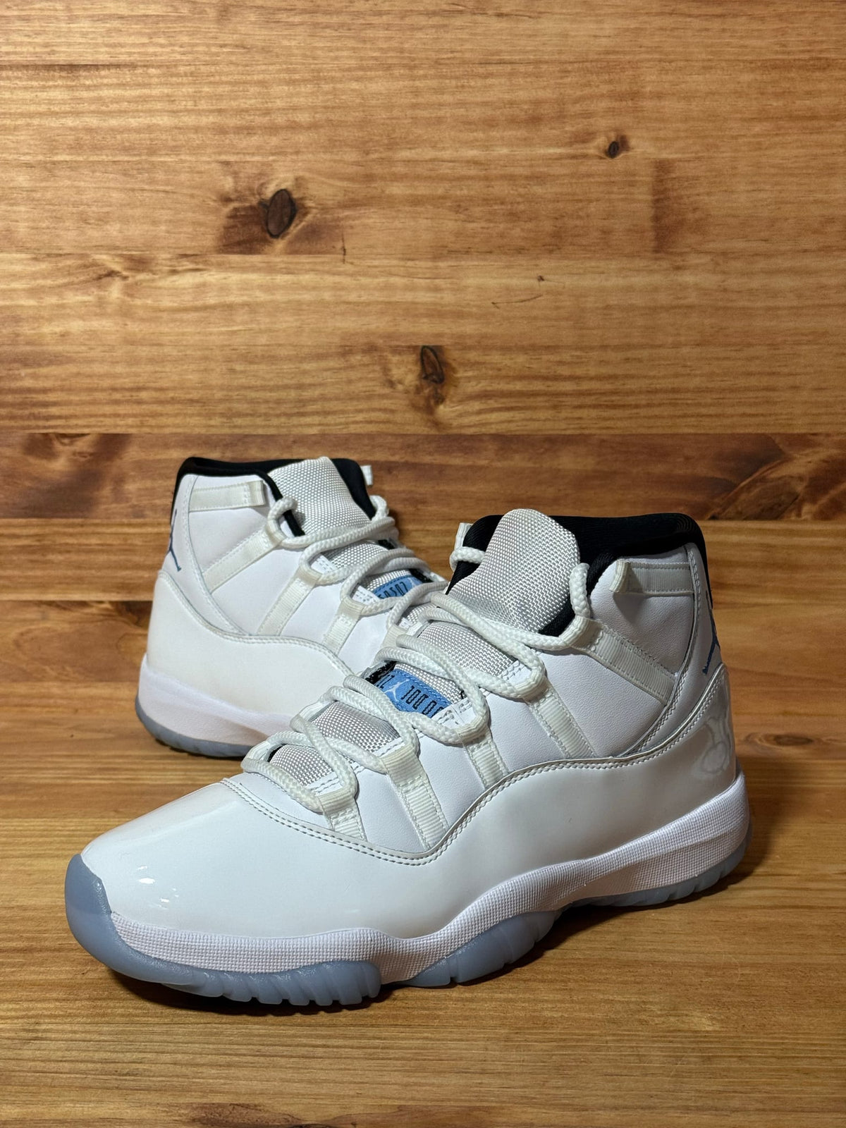 Jordan 11 Retro Legend Blue (2024) - Size 8