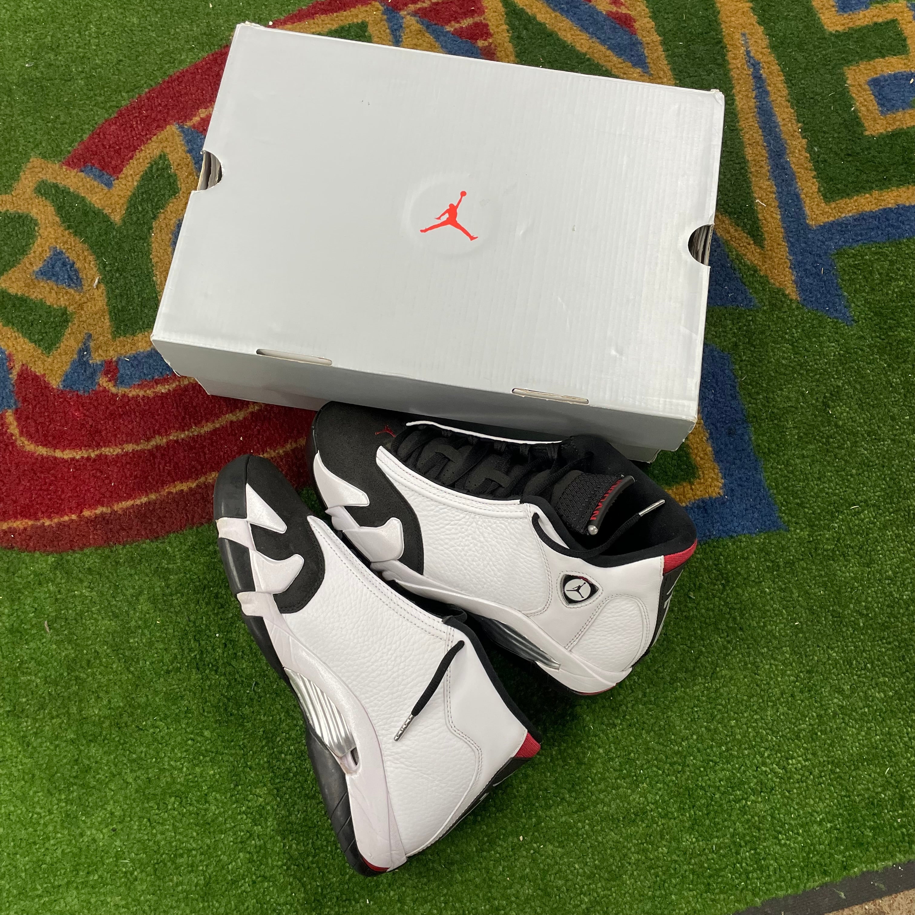 Jordan 14 “Black Toe” Size 9