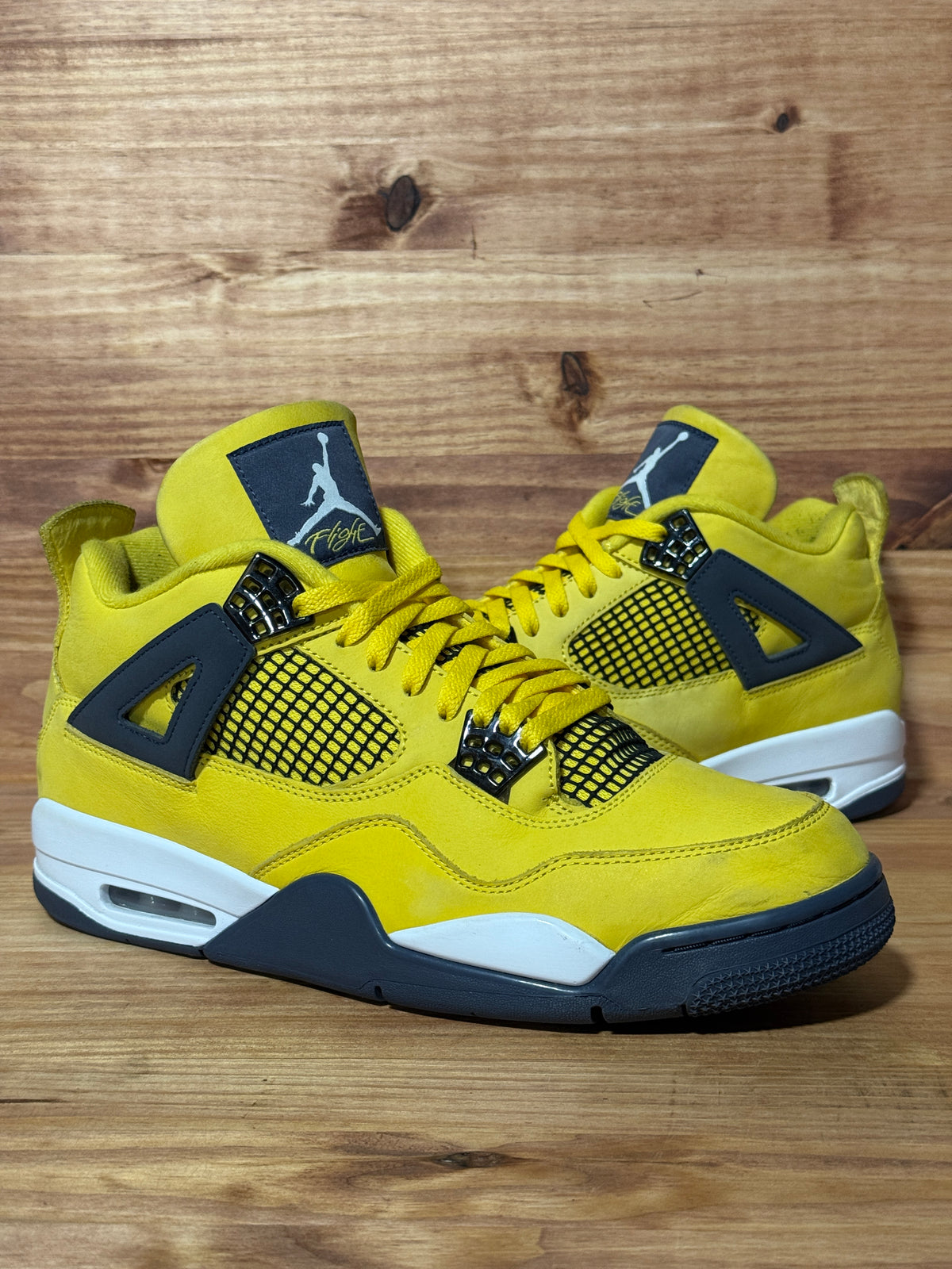 Jordan 4 Retro Lightning (2021)