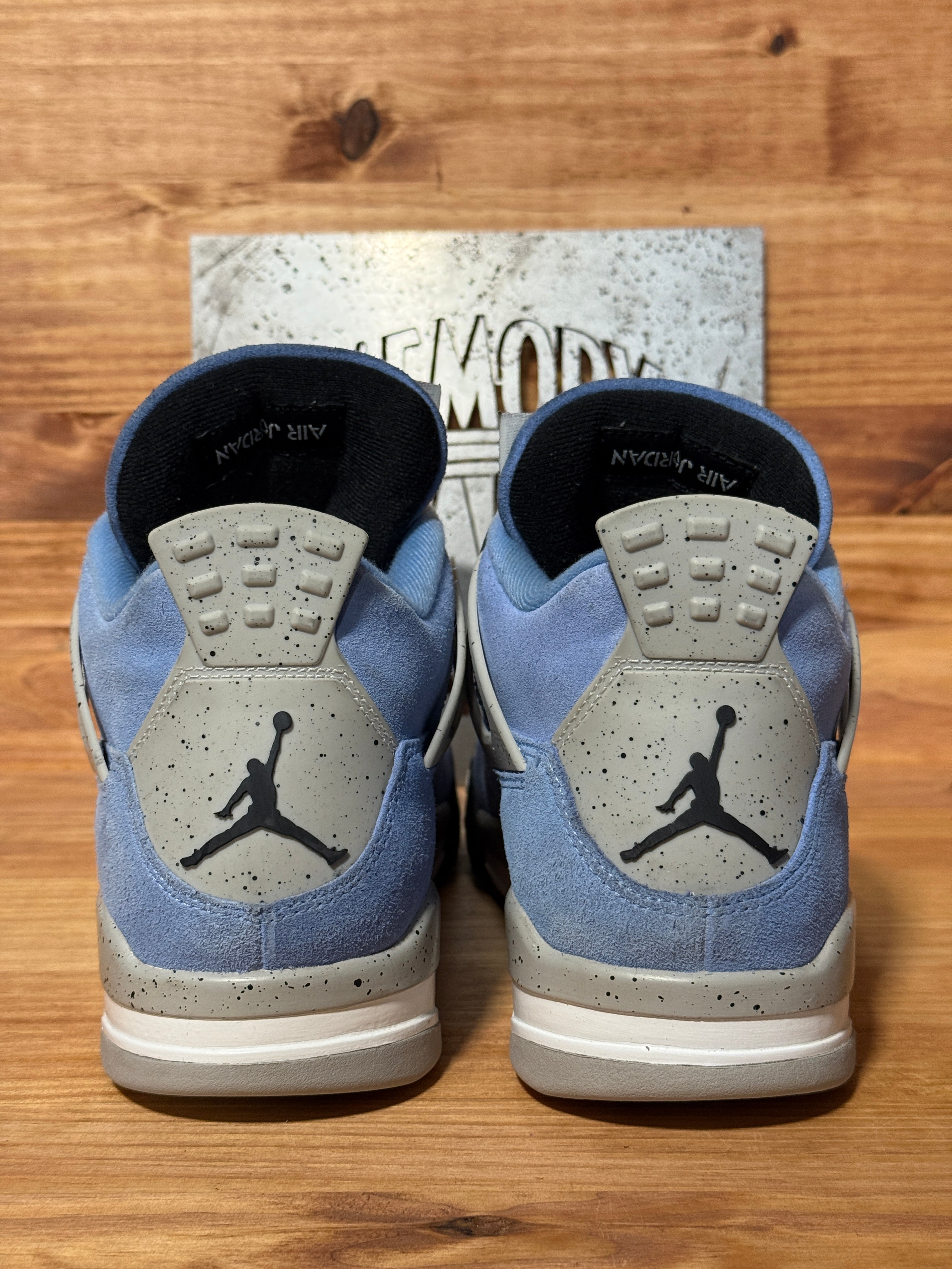 Jordan 4 Retro University Blue