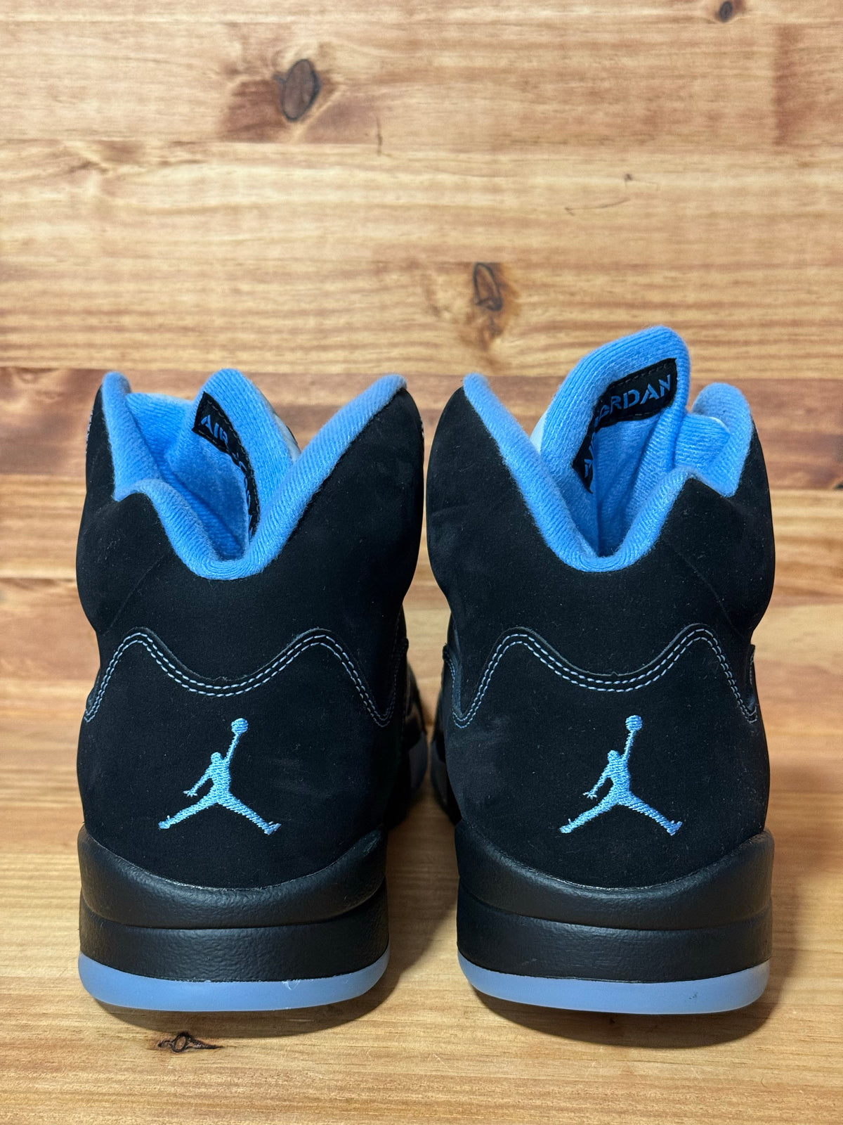 Jordan 5 Retro Black University Blue (2026)