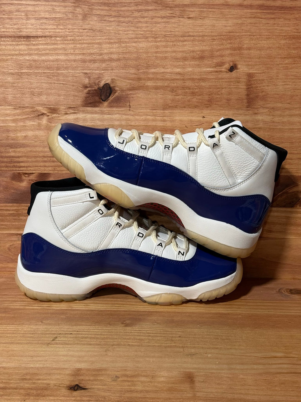 Jordan 11 Retro Rare Air - Size 11