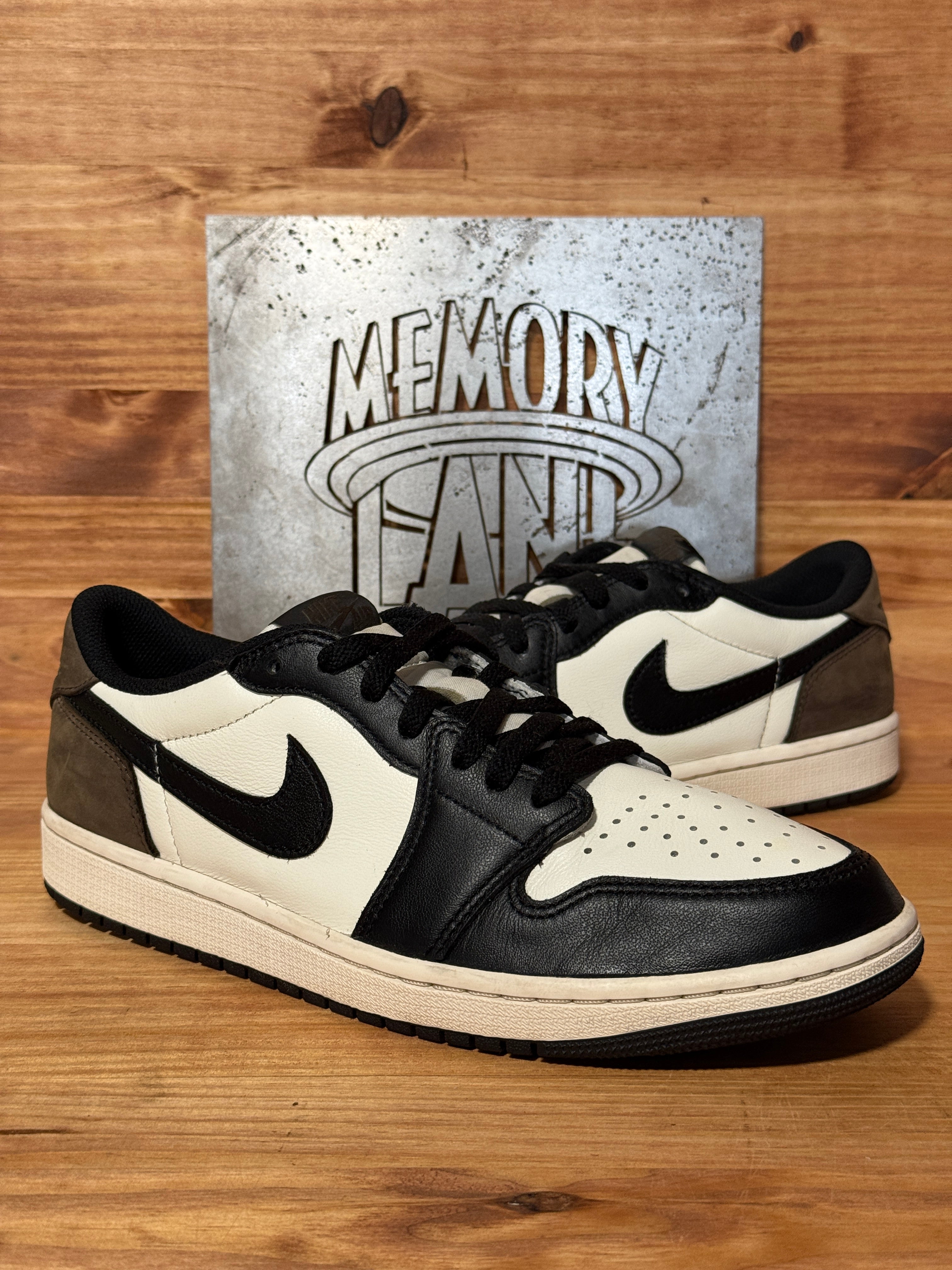 Jordan 1 Retro Low OG Mocha