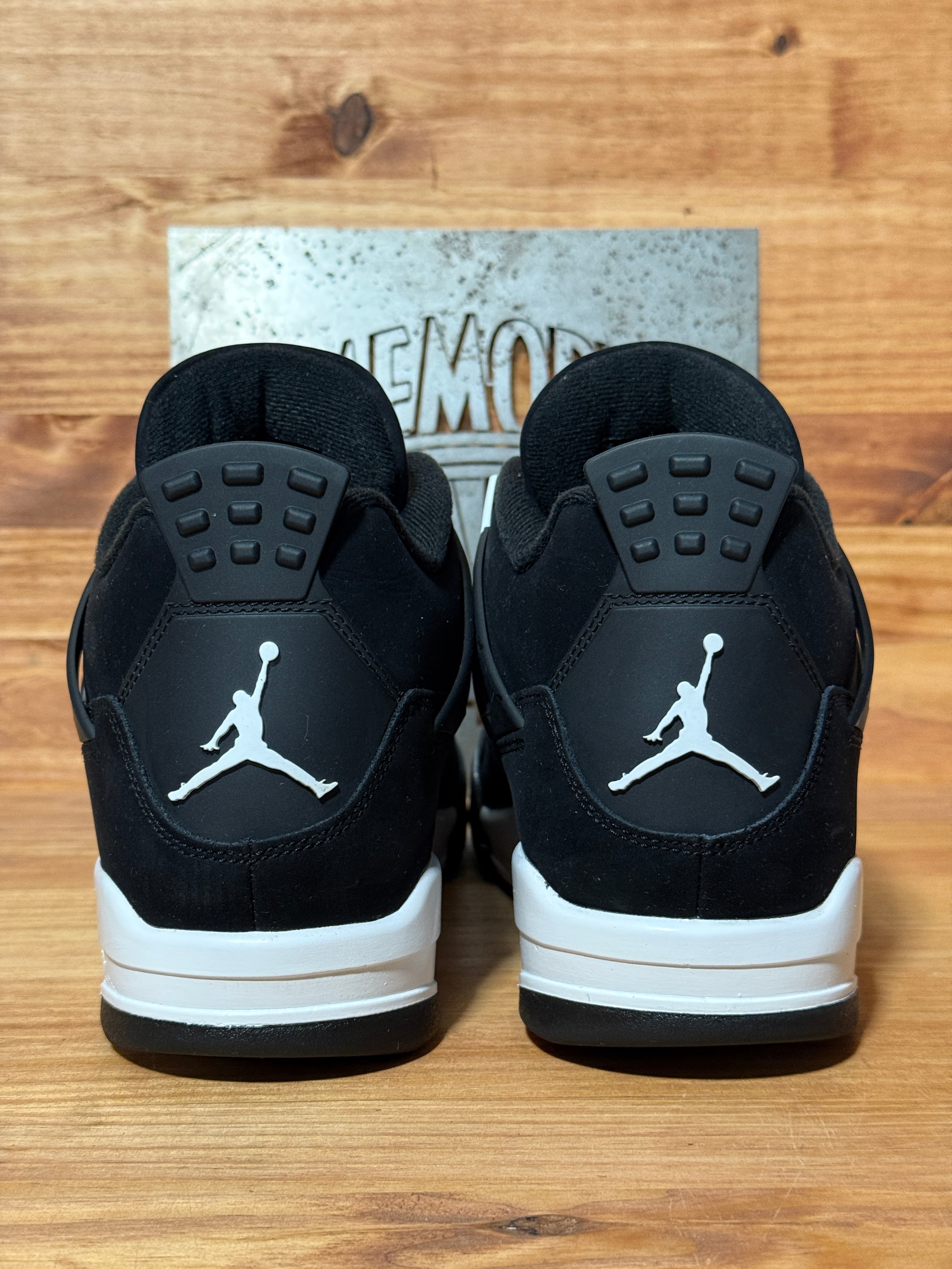 Jordan 4 Retro White Thunder
