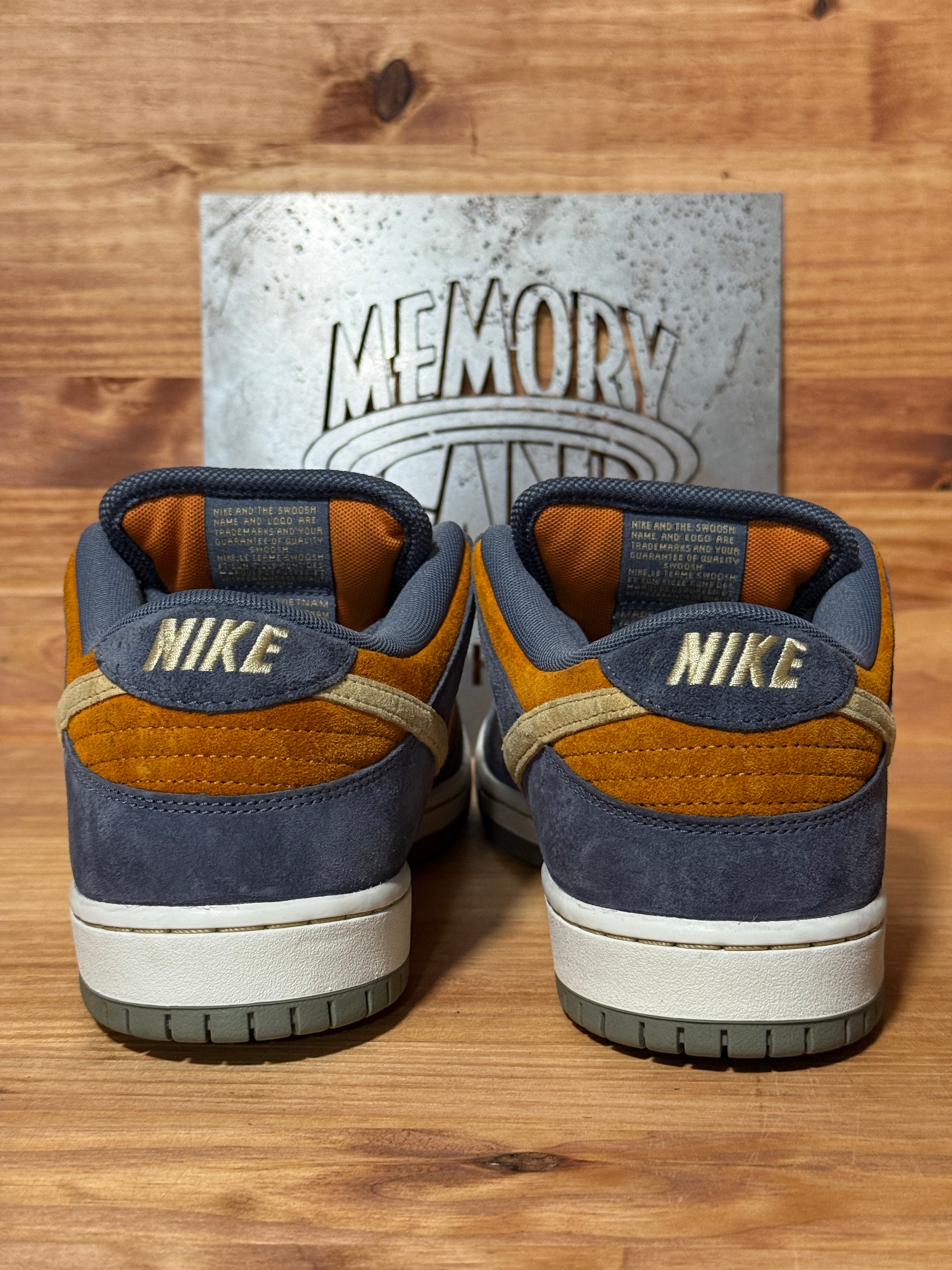 Nike SB Dunk Low Light Carbon Monarch