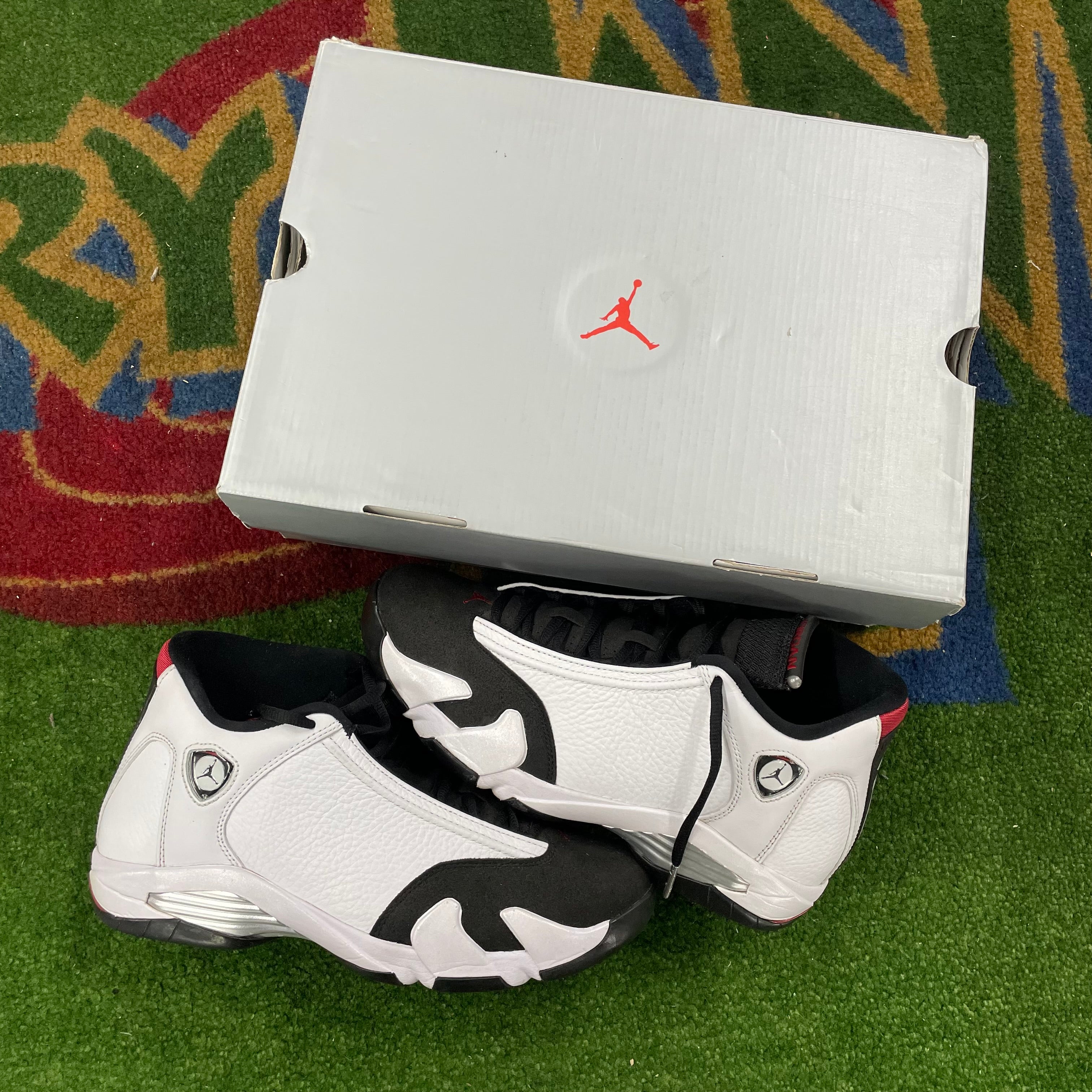 Jordan 14 “Black Toe” Size 9