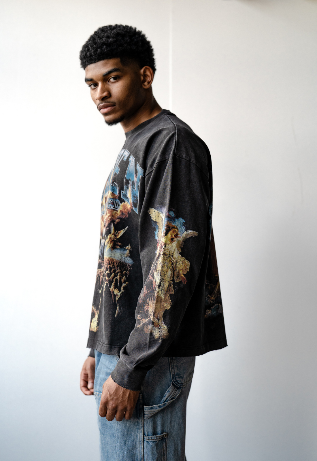 "CROWDED HEAVEN" L/S BOXY TEE