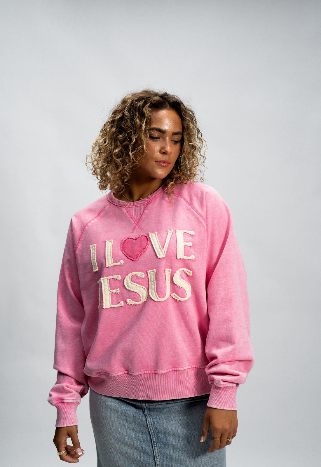 "I LOVE JESUS" CREWNECK (PINK)