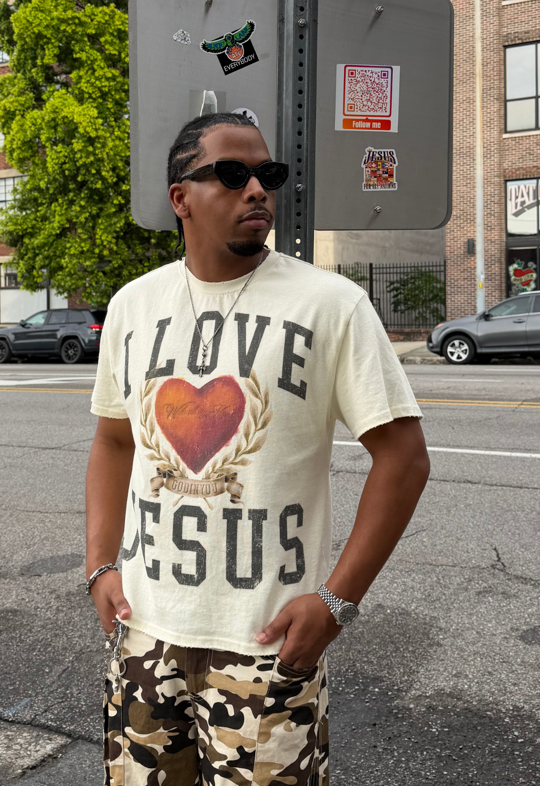 "I LOVE JESUS" TEE (OFF-WHITE)