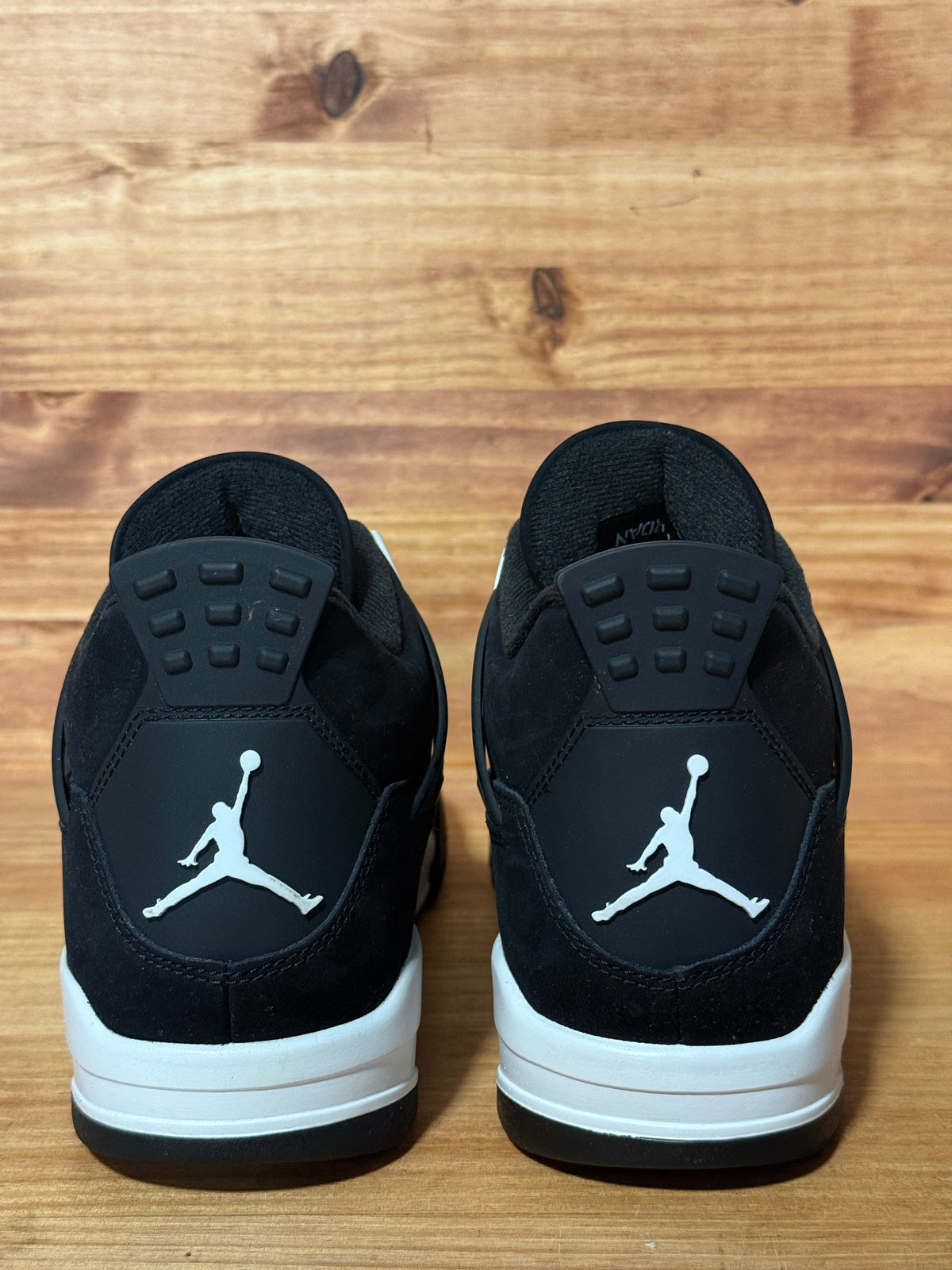 Jordan 4 Retro White Thunder