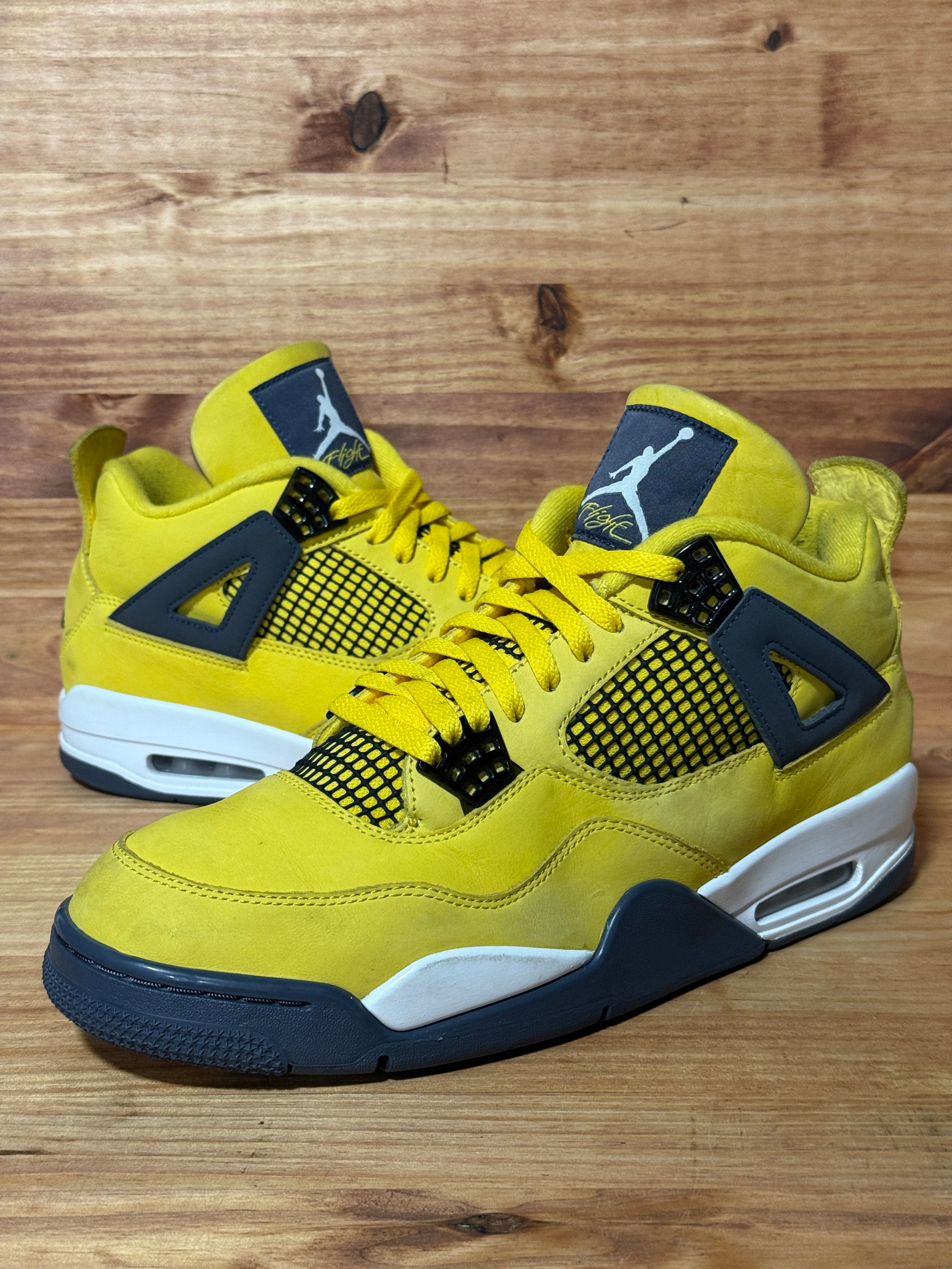 Jordan 4 Retro Lightning (2021)