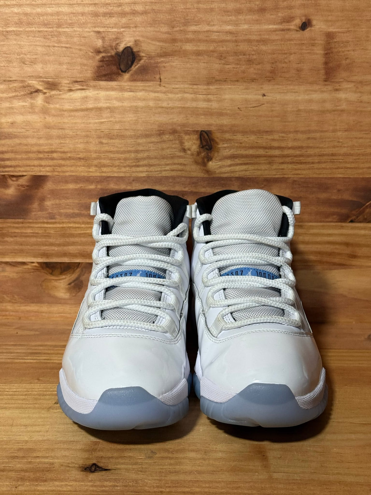 Jordan 11 Retro Legend Blue (2024) - Size 8