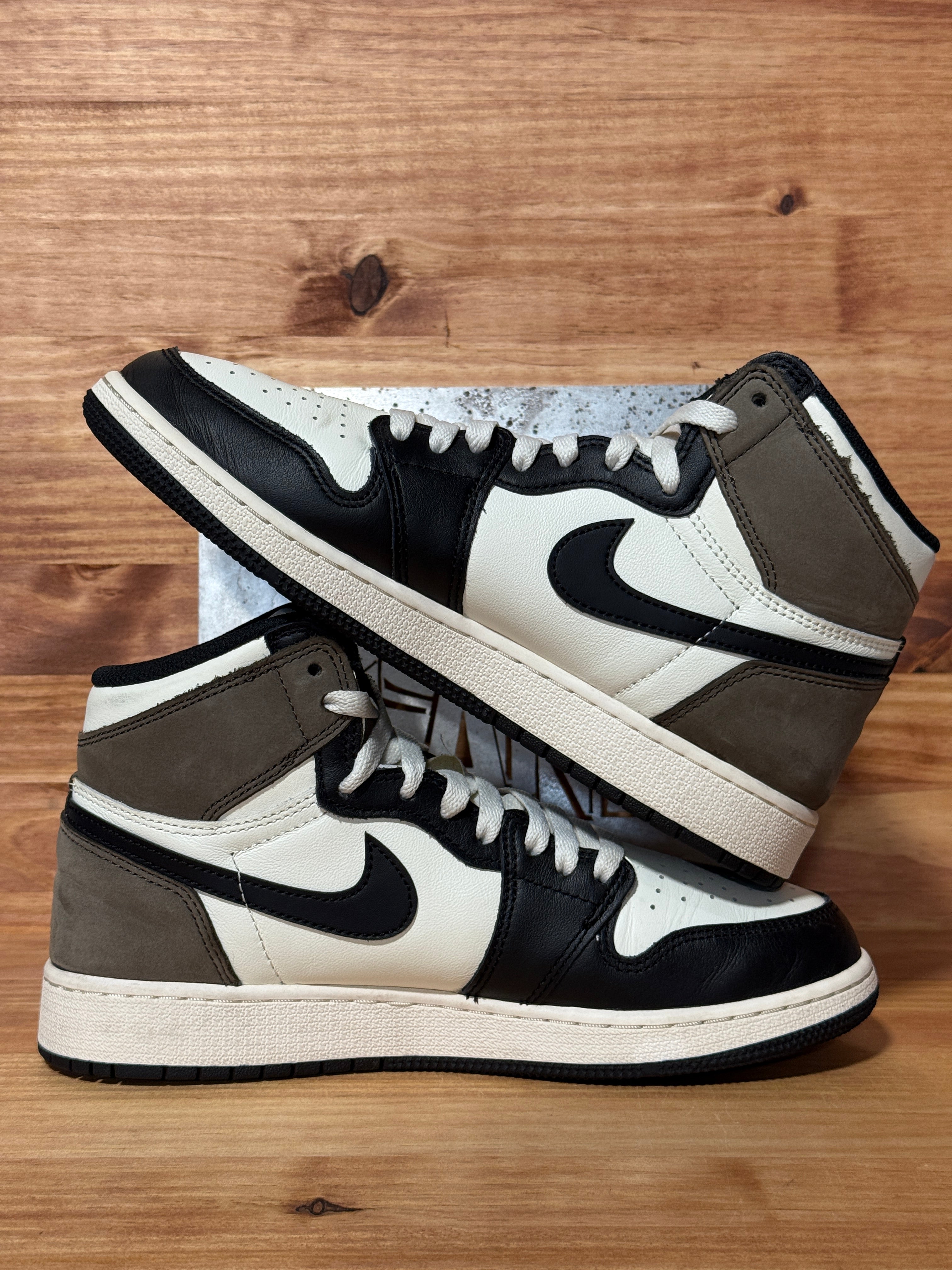 Jordan 1 Retro High Dark Mocha (GS)
