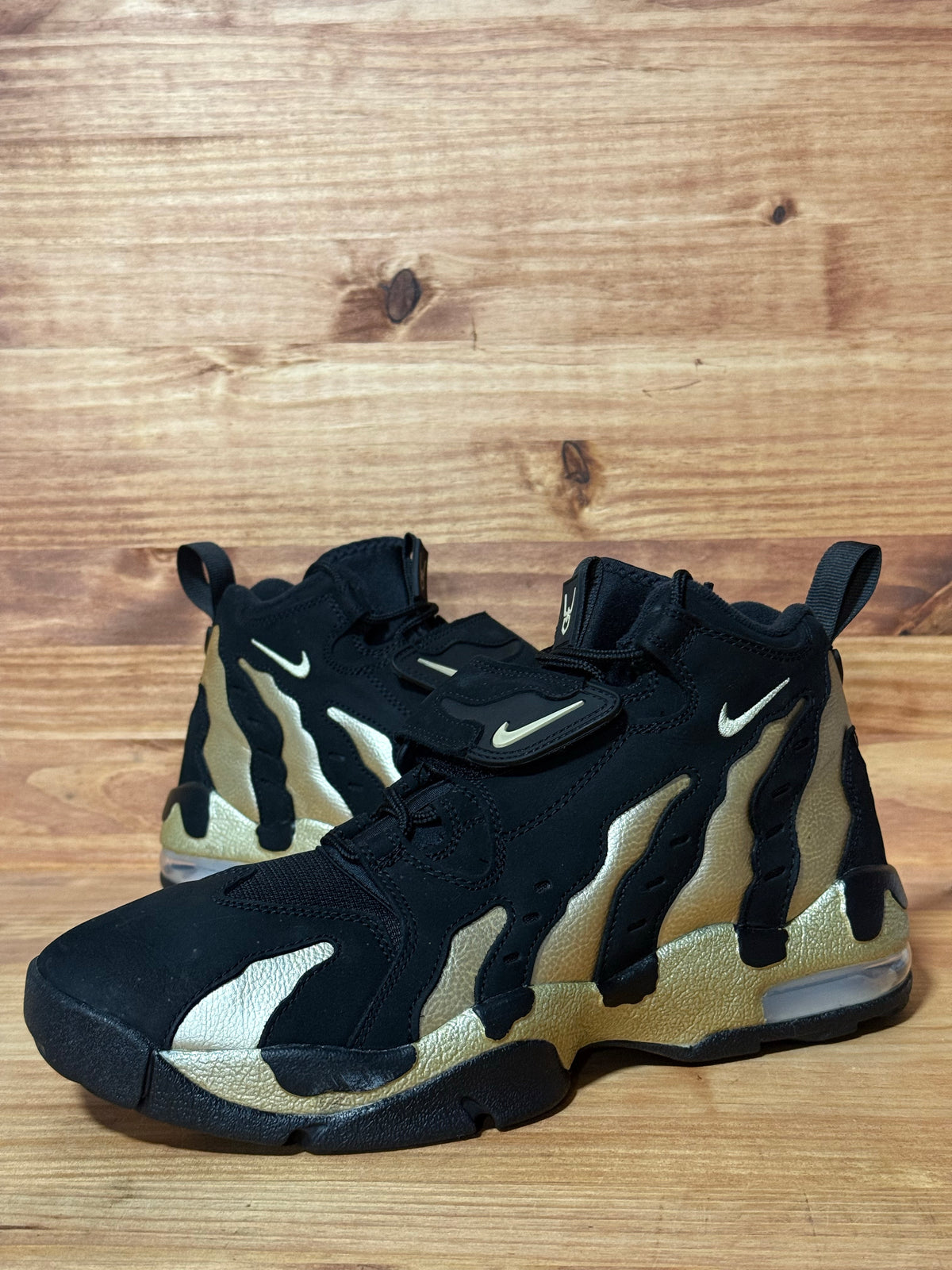 Nike Air DT Max '96 Black Vegas Gold
