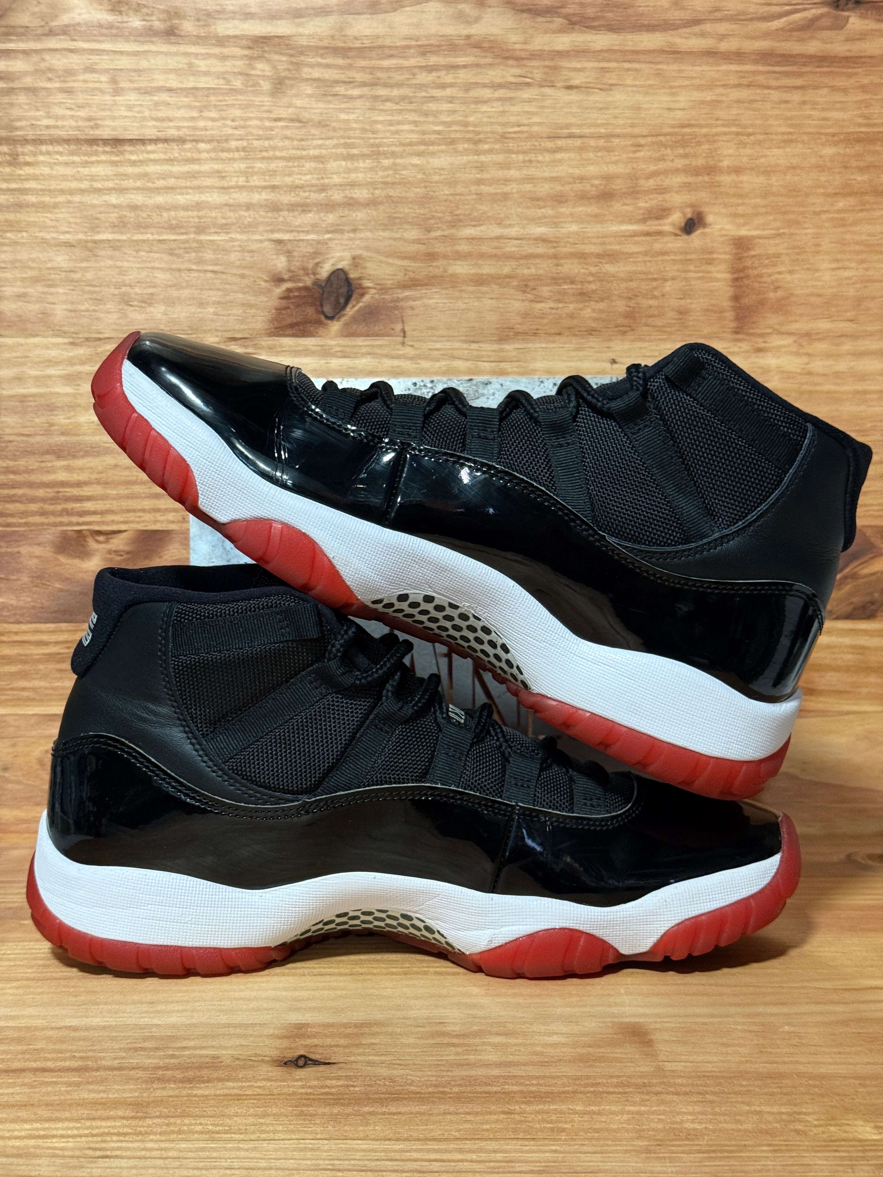 Jordan 11 Retro Playoffs Bred (2019)