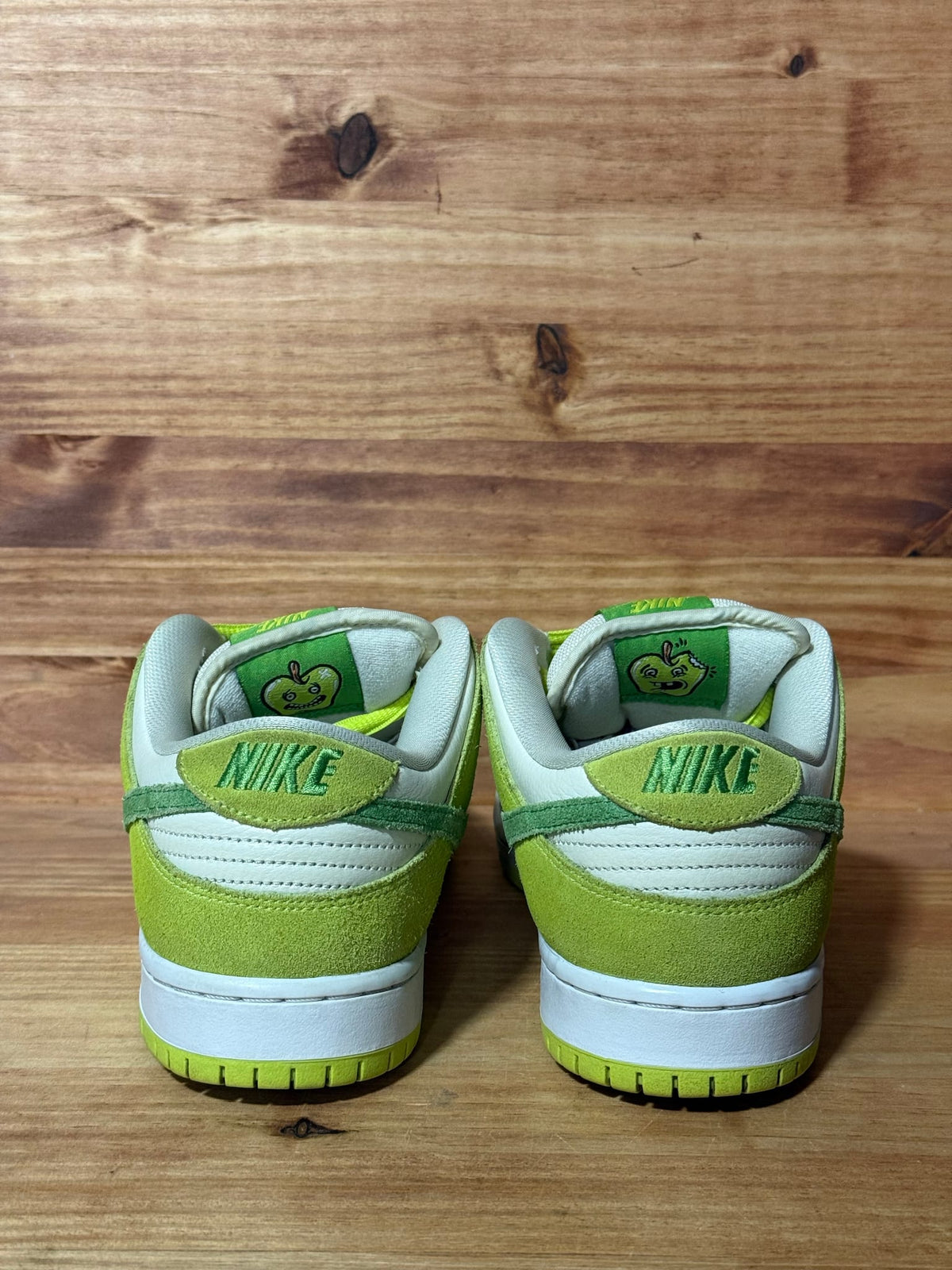 Nike SB Dunk Low Green Apple - Size 9.5