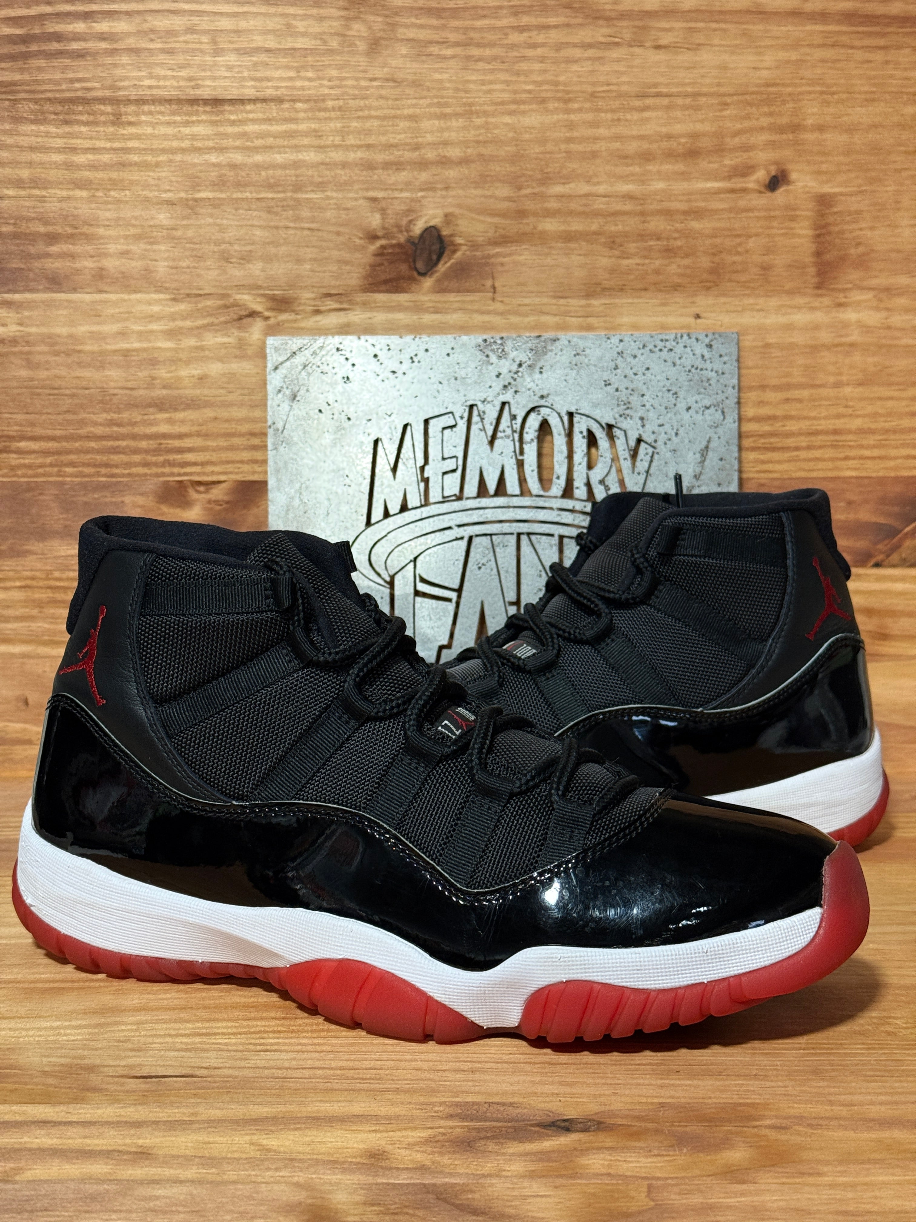 Jordan 11 Retro Playoffs Bred (2019)