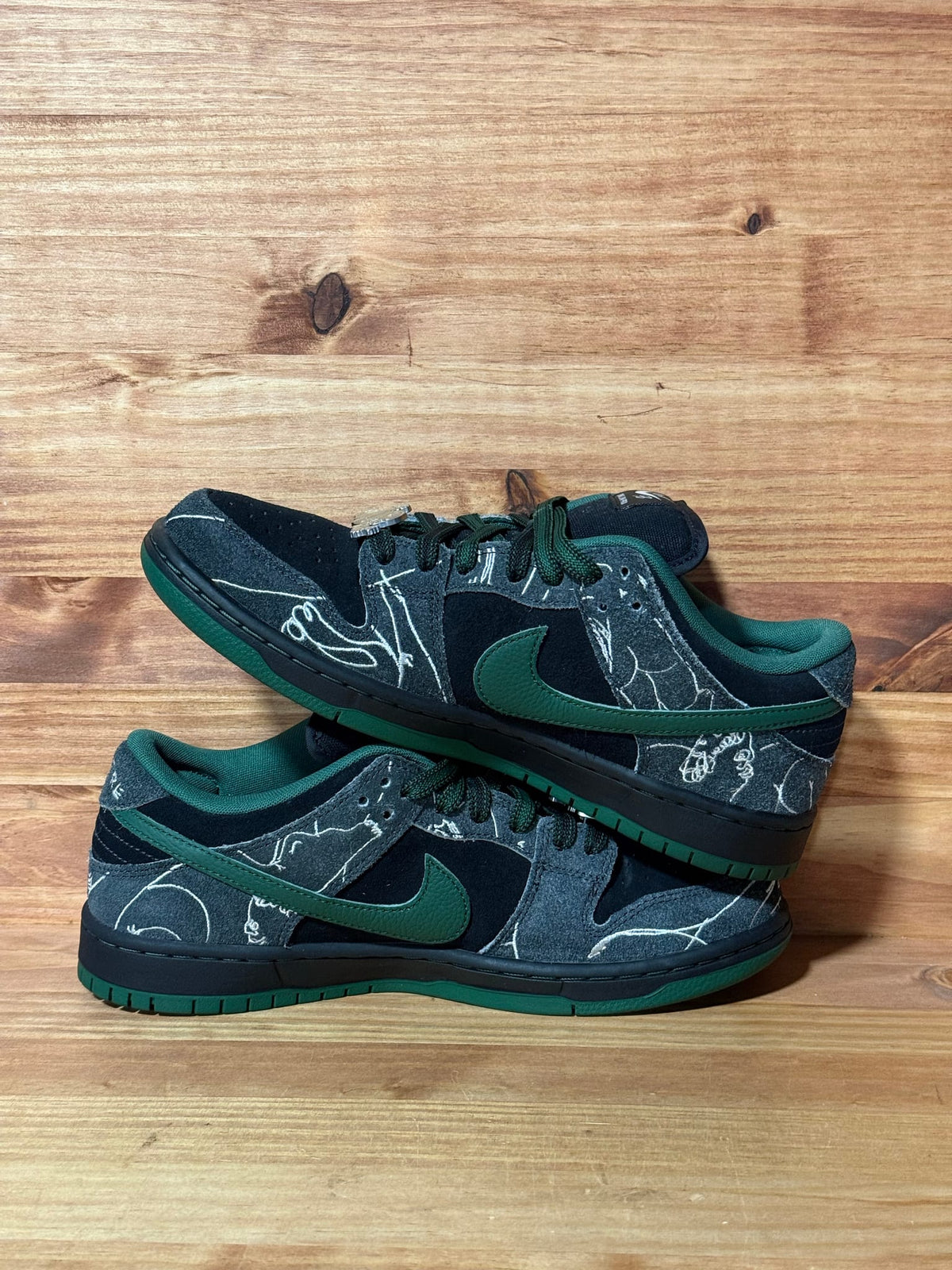 Nike SB Dunk Low There Skateboards - Size 8.5