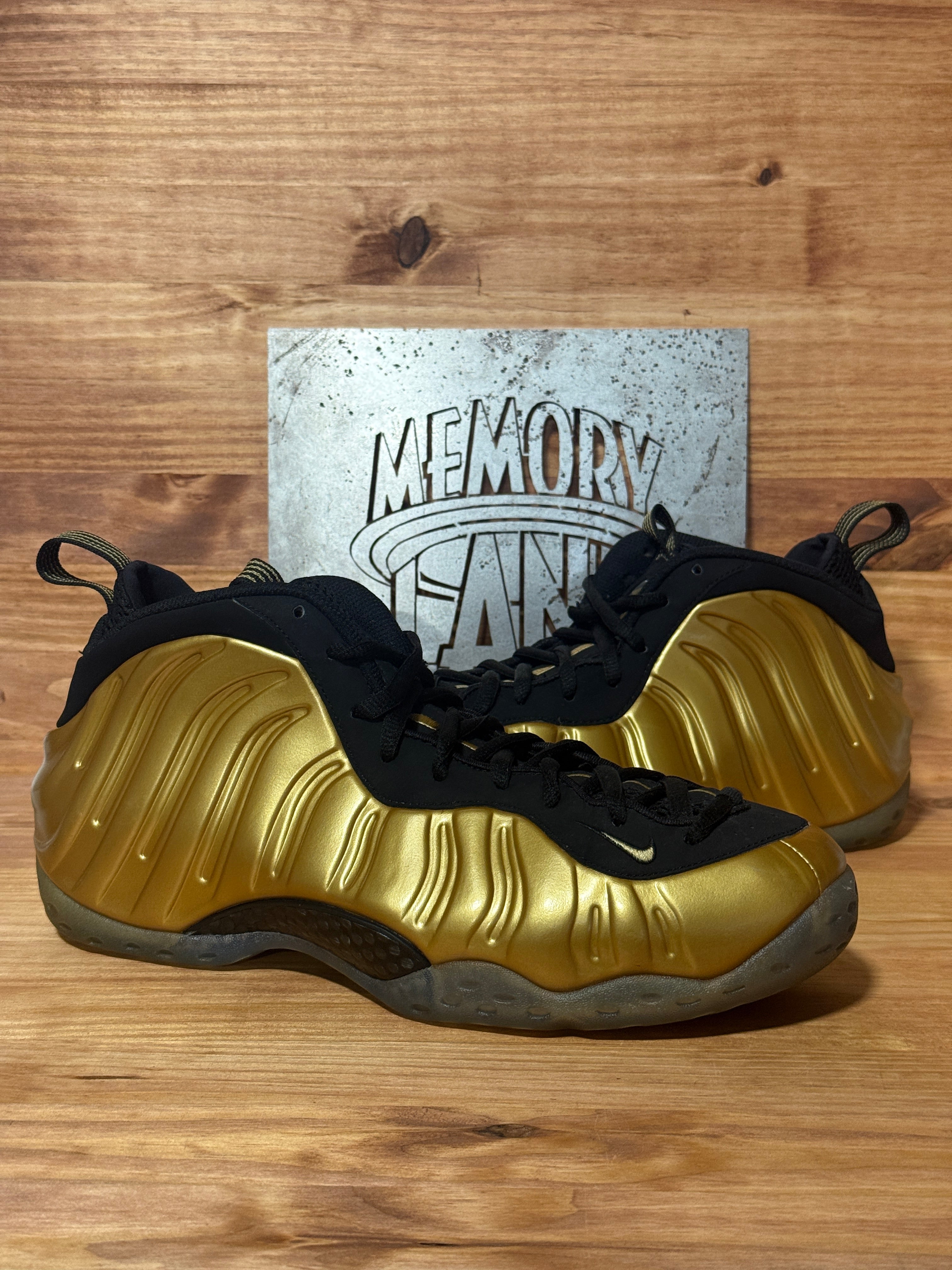 Nike Air Foamposite One Metallic Gold
