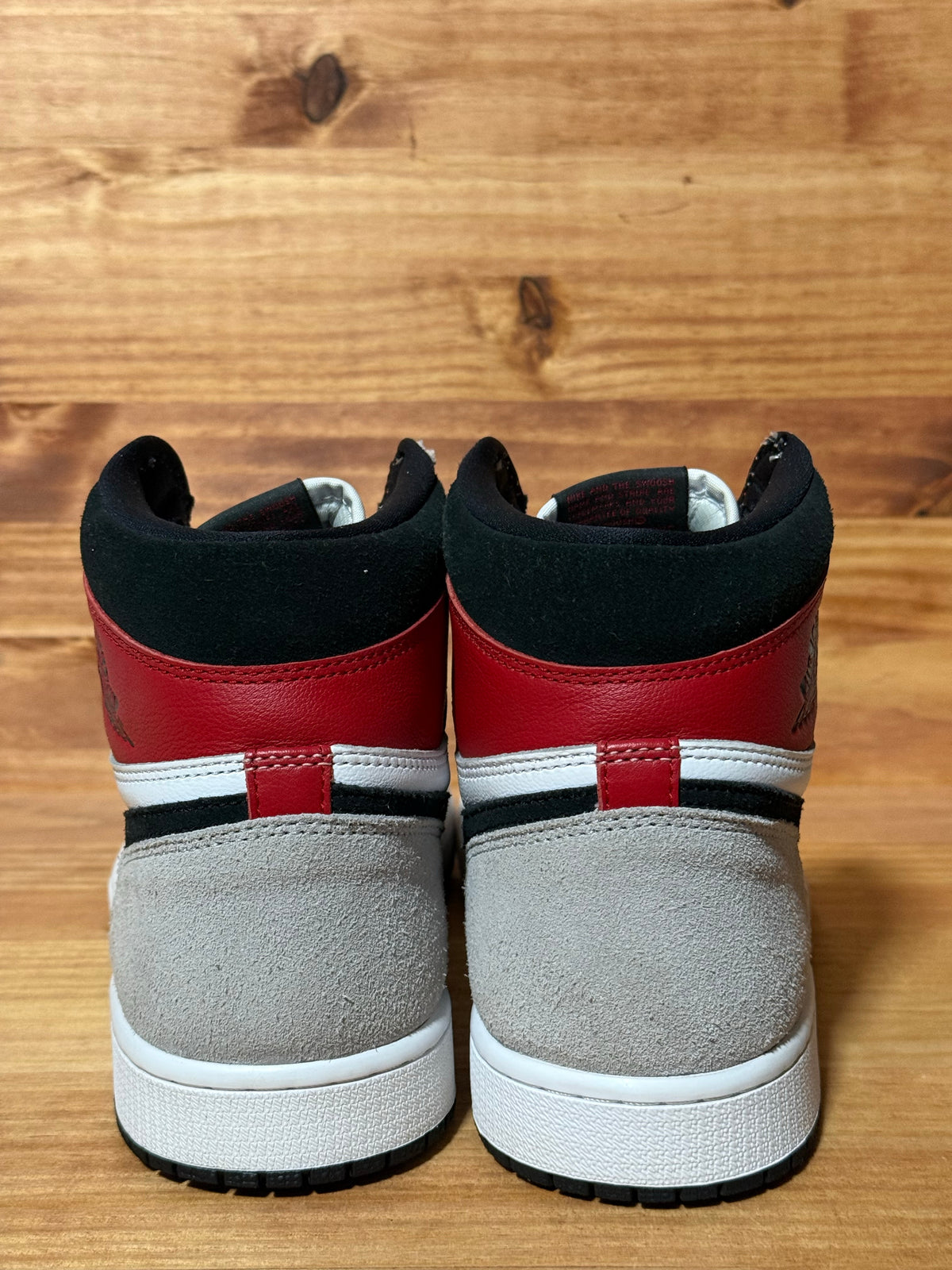 Jordan 1 Retro High Light Smoke Grey