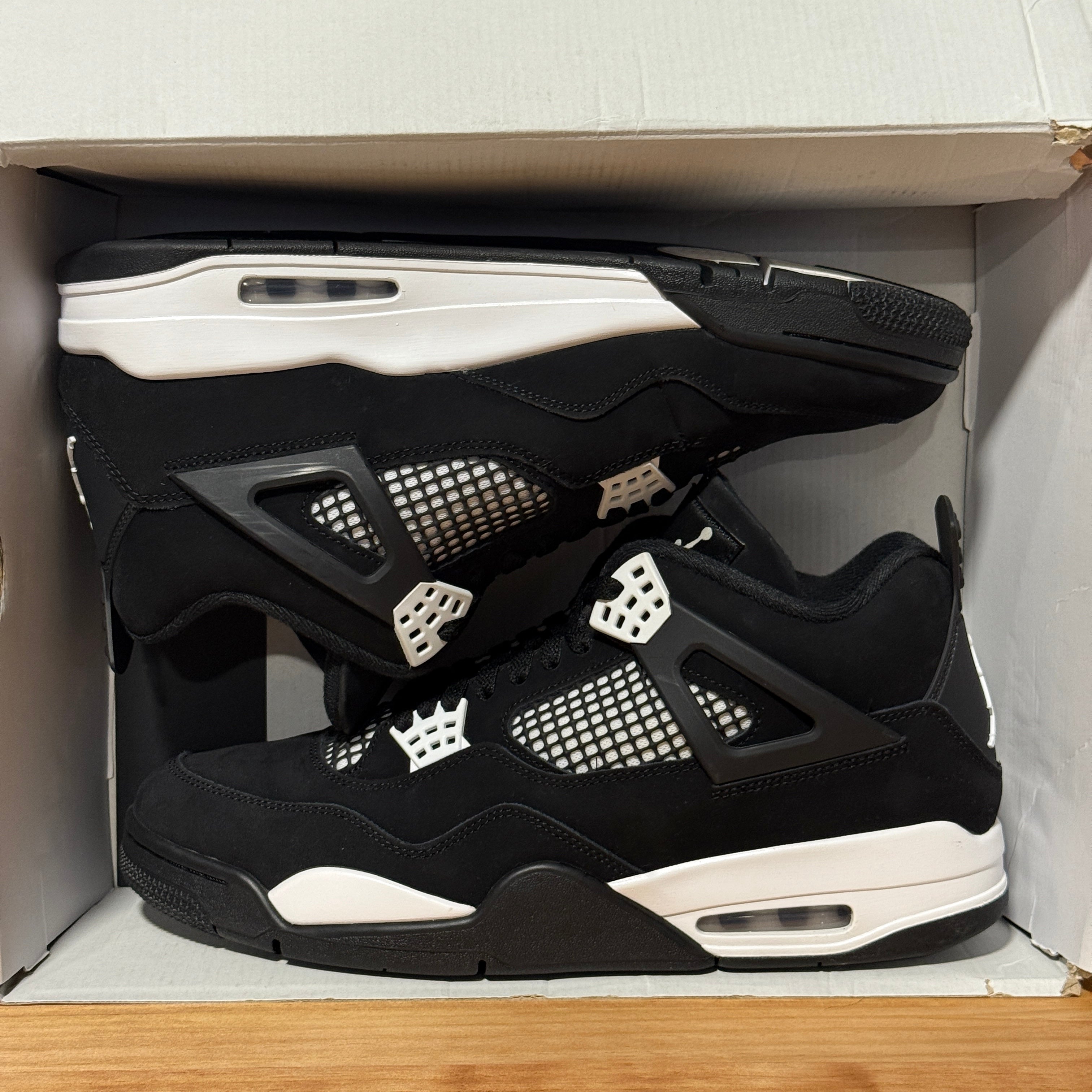 Jordan 4 Retro White Thunder