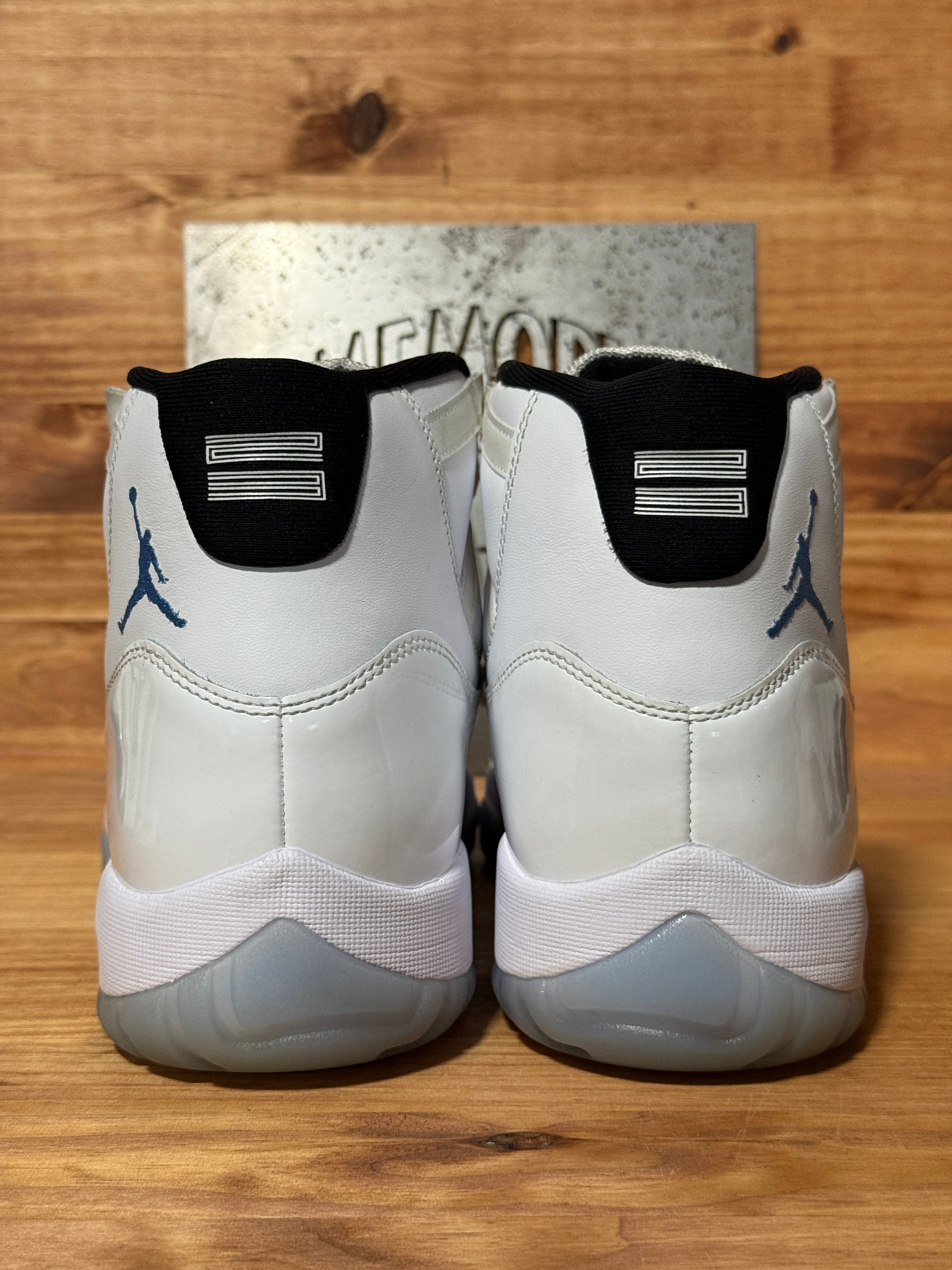 Jordan 11 Retro Legend Blue (2024)