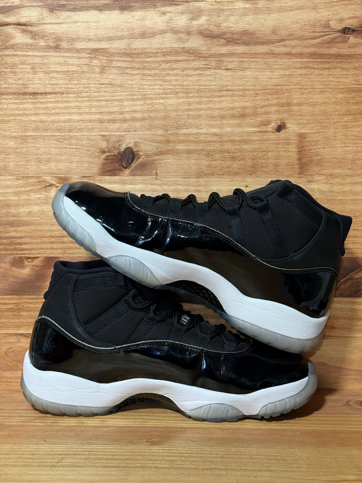 Jordan 11 Retro Space Jam (2016)