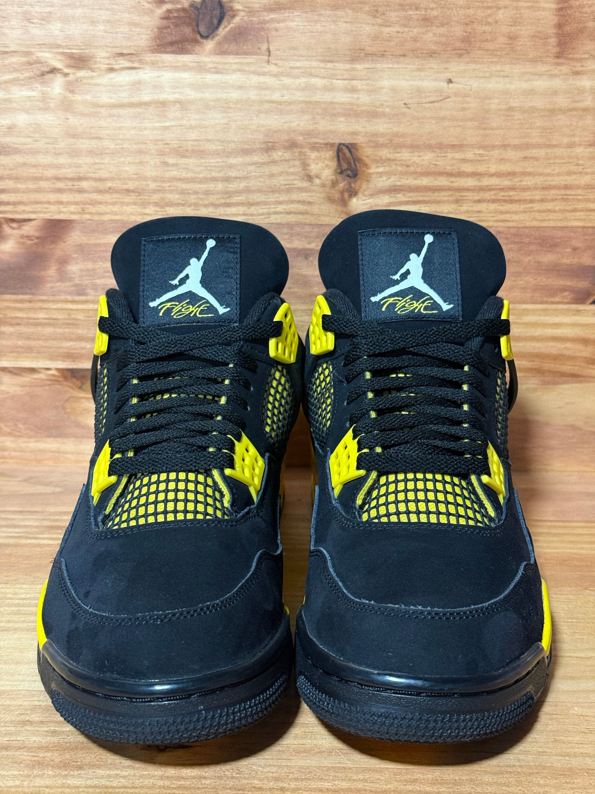 Jordan 4 Retro Thunder (2023)