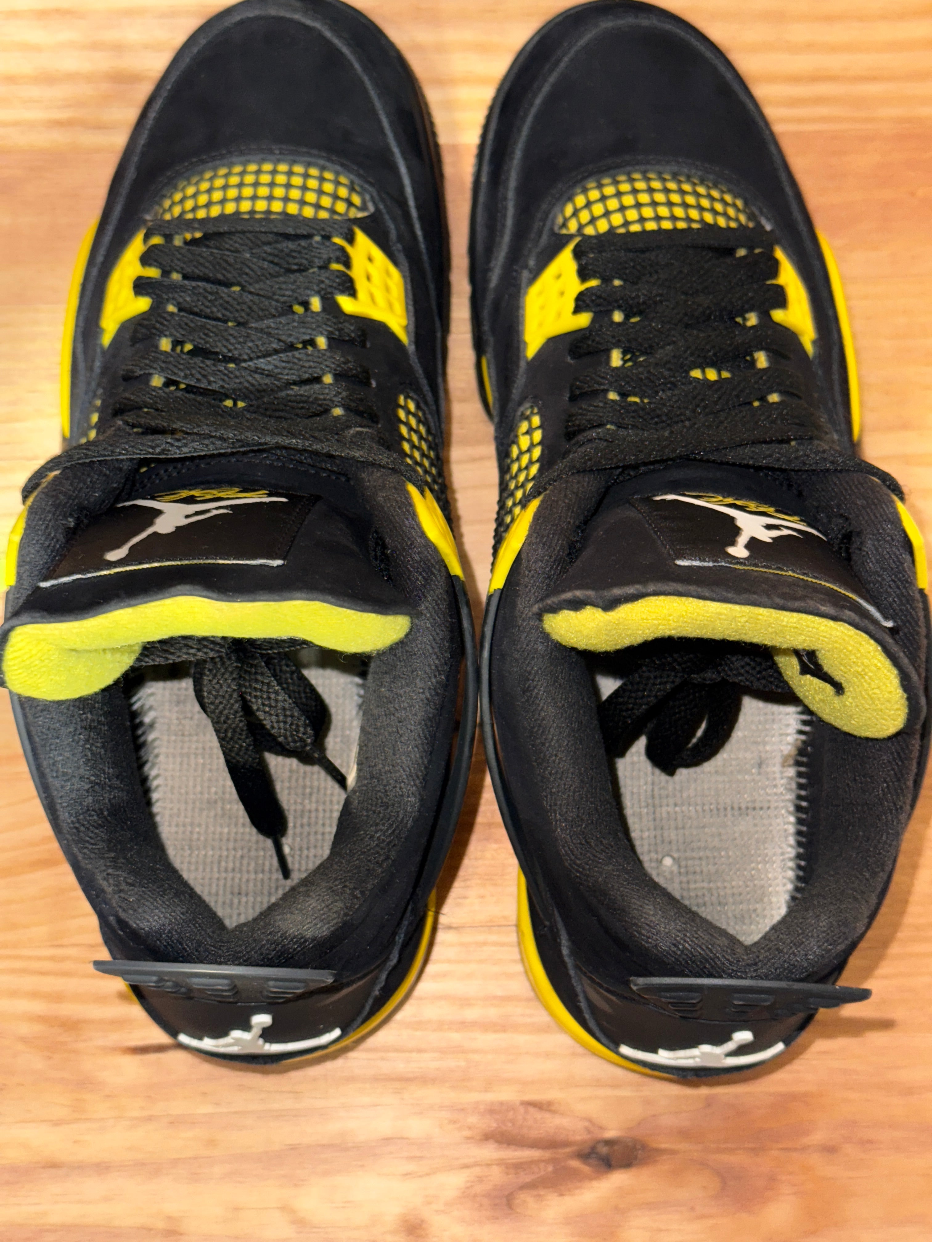 Jordan 4 Retro Thunder (2023)
