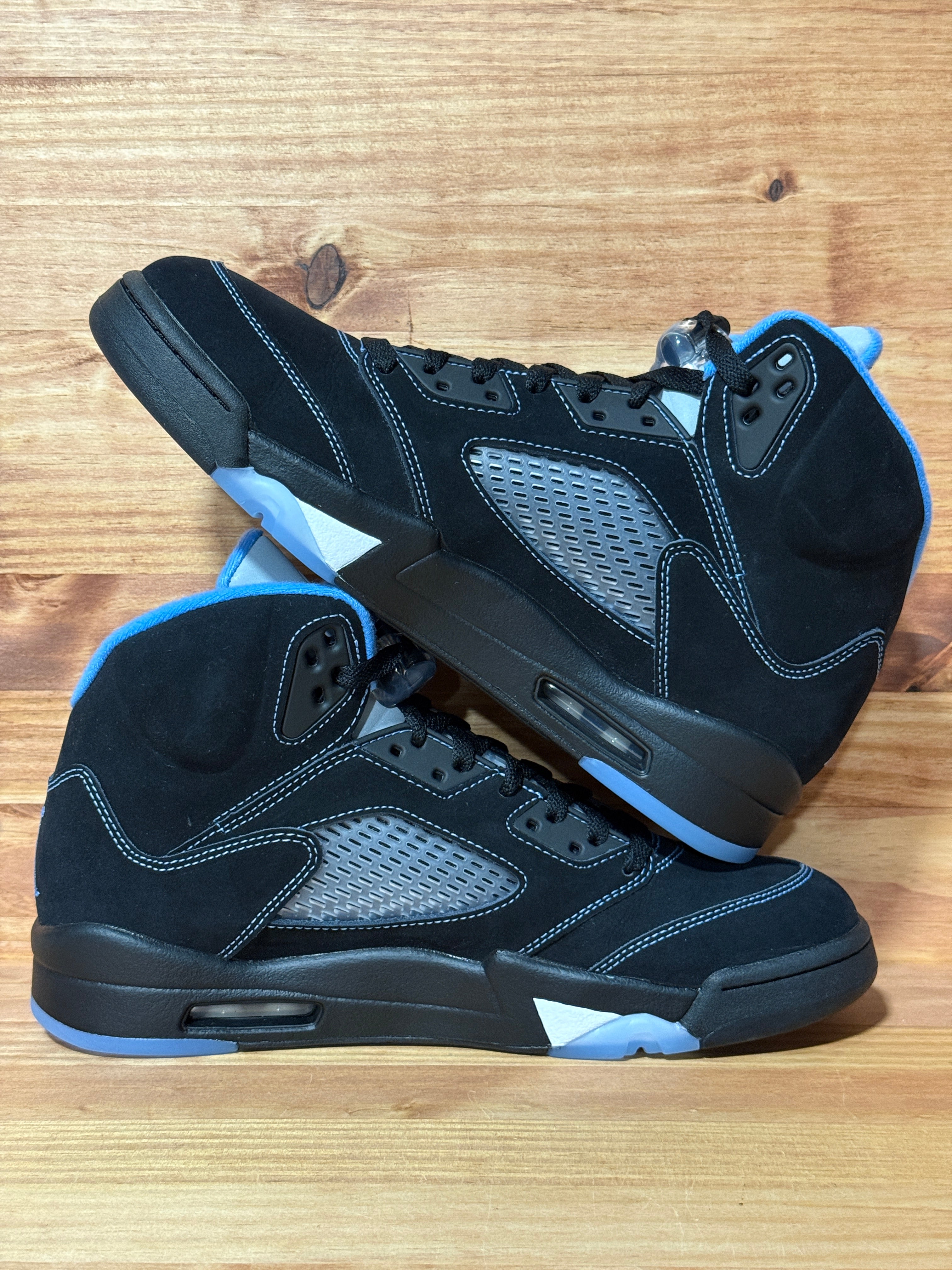 Jordan 5 Retro Black University Blue (2026)