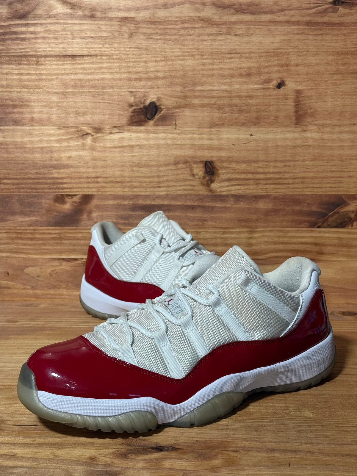 Jordan 11 Retro Low Cherry (2016)