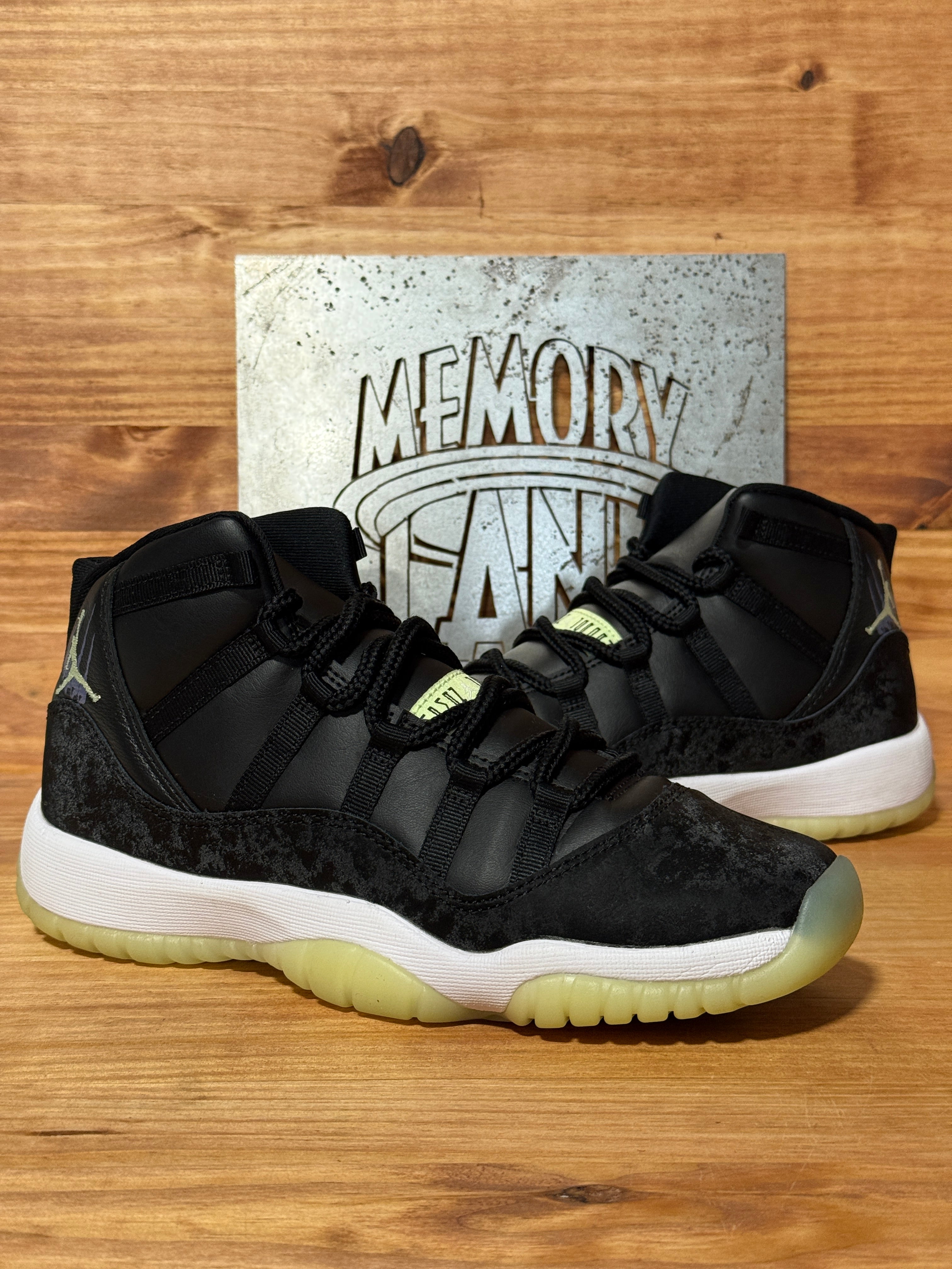 Jordan 11 Retro Black Barely Volt (GS)
