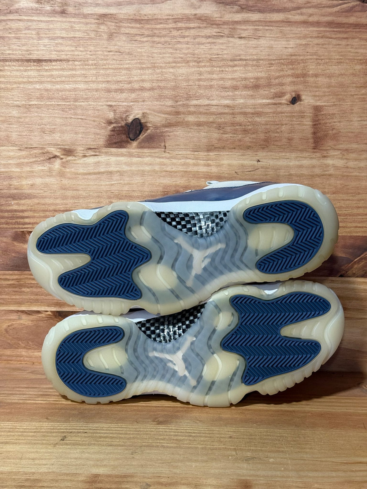 Jordan 11 Retro Low Diffused Blue - Size 10