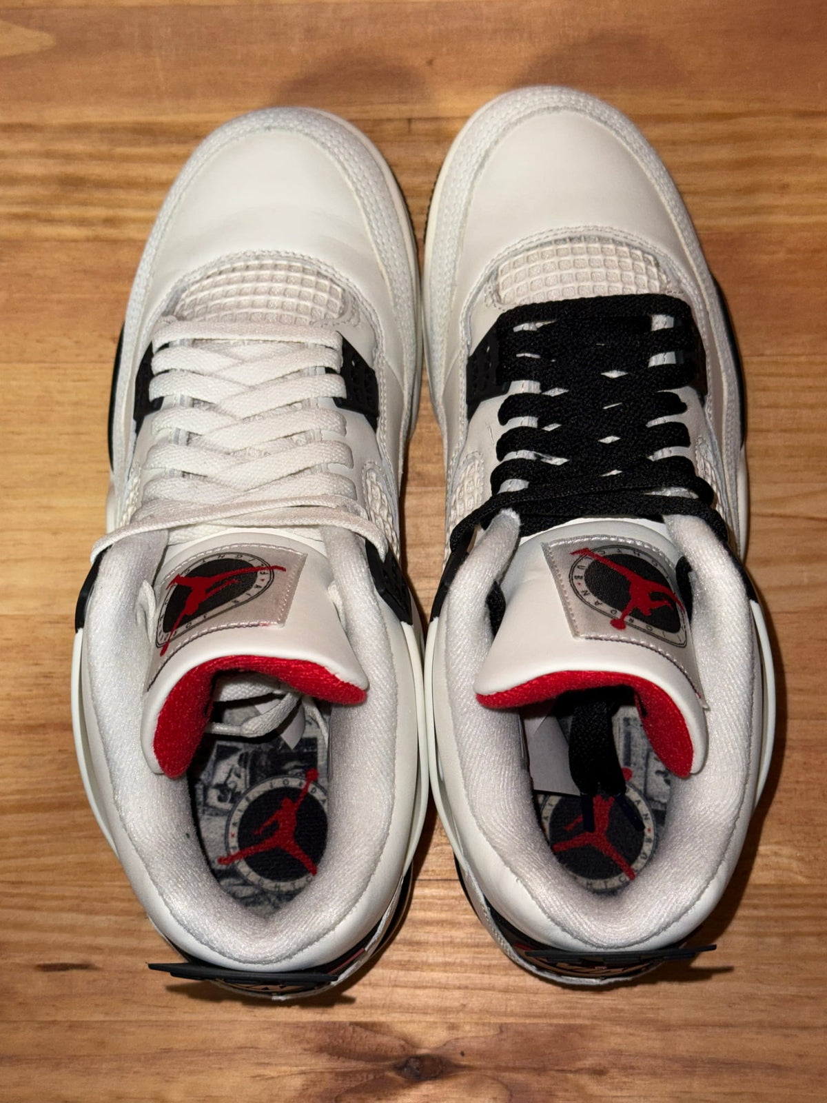 Jordan 4 Retro OG Flight Club - Size 10.5