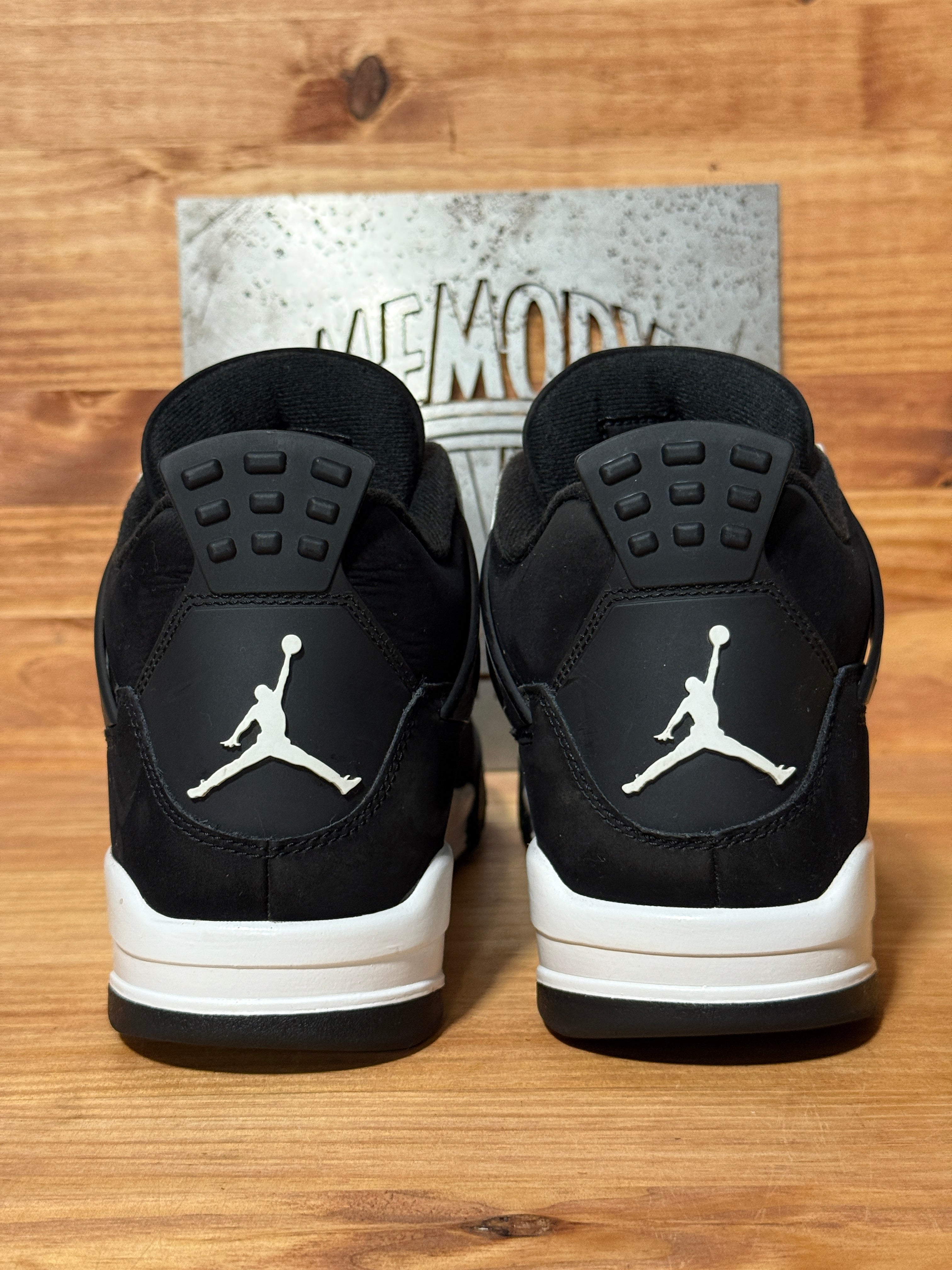 Jordan 4 Retro White Thunder
