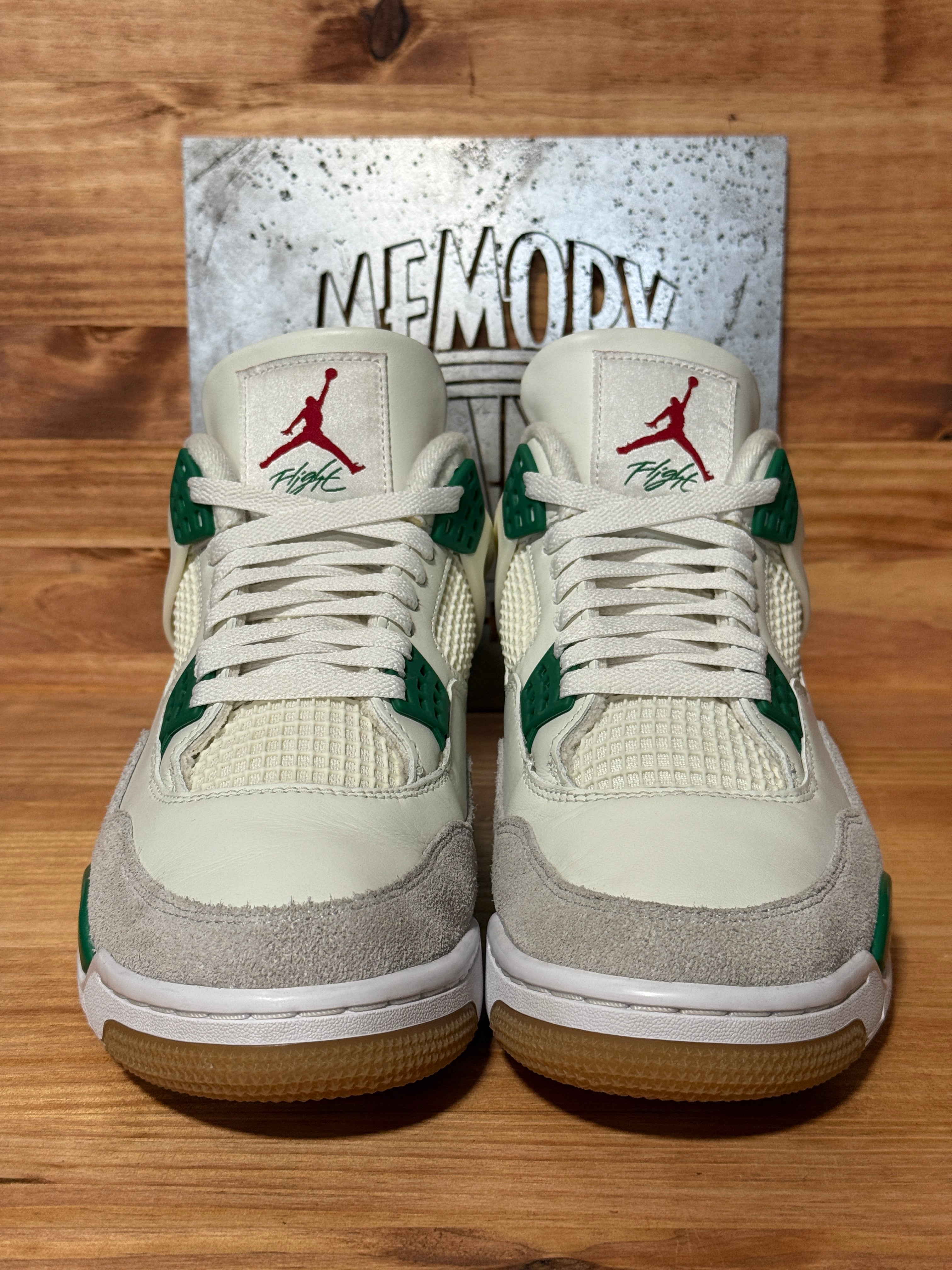 Jordan 4 Retro SB Pine Green