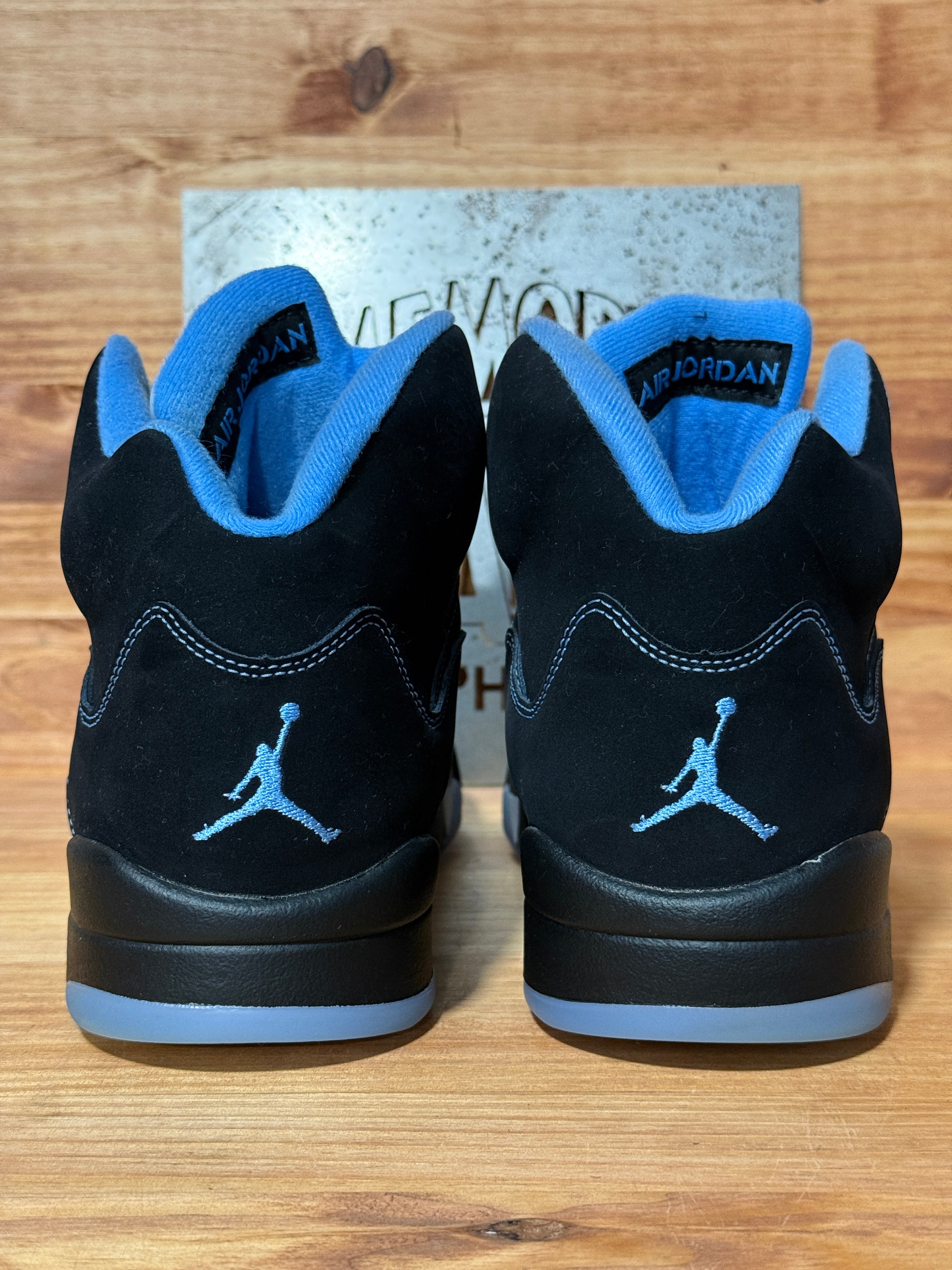Jordan 5 Retro Black University Blue (2026)